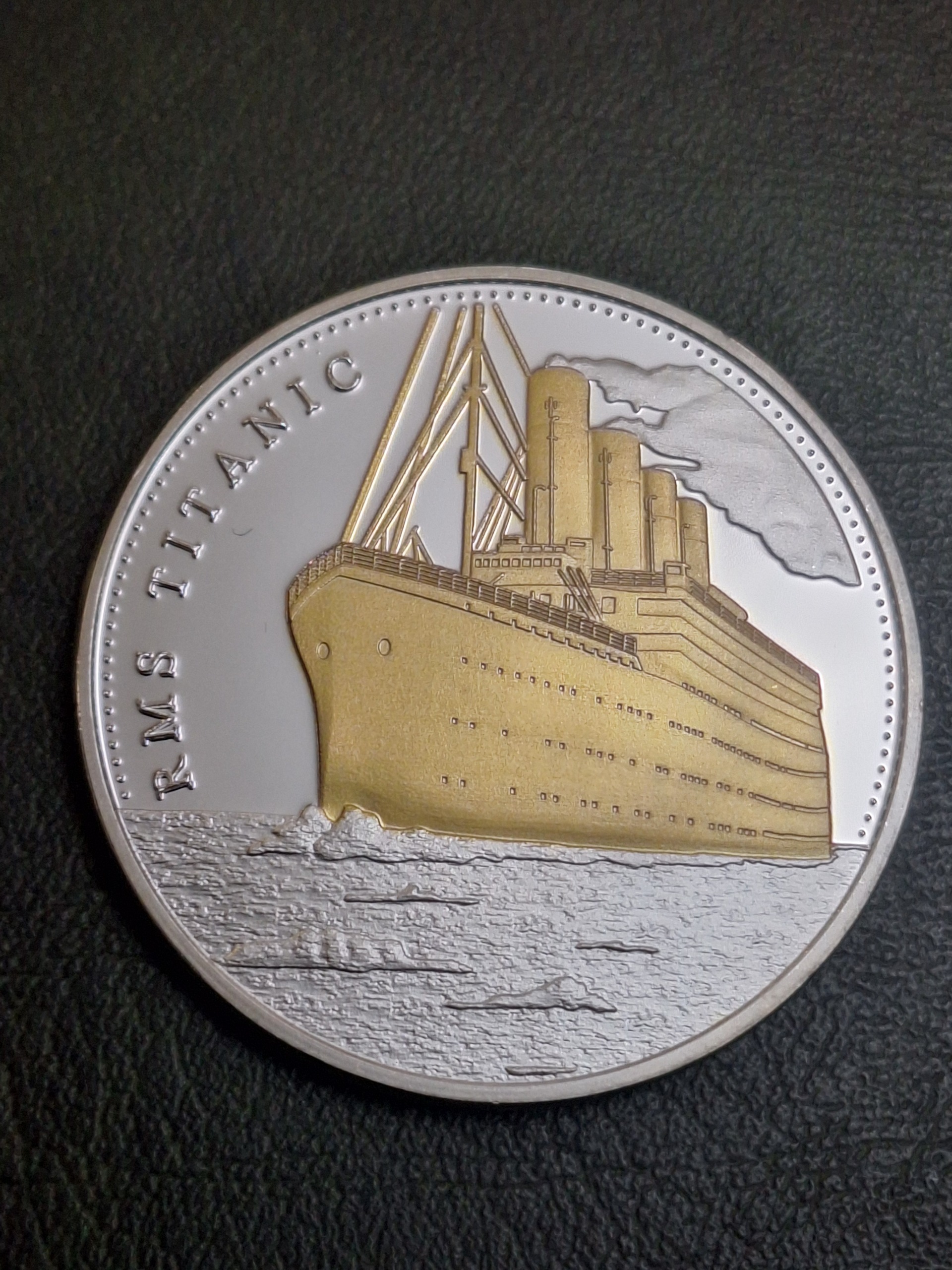 سکه یادبودی تایتانیک - طلایی نقره ای