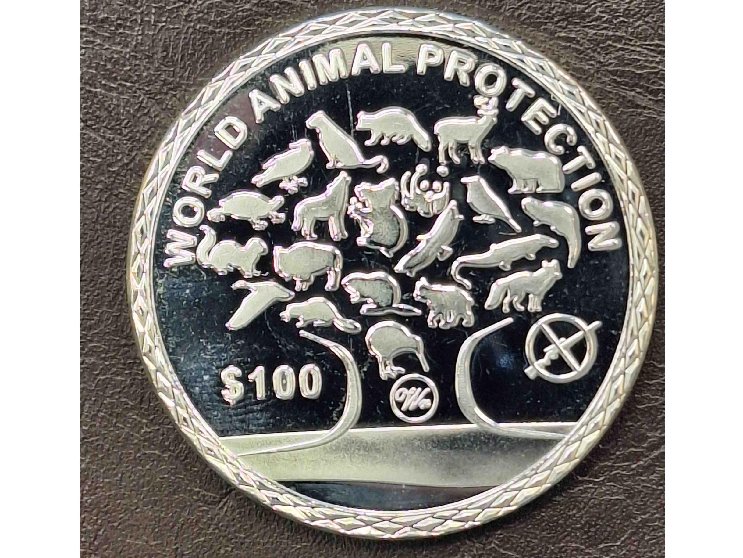 سکه یادبودی حیوانات در حال انقراض - خرس قطبی