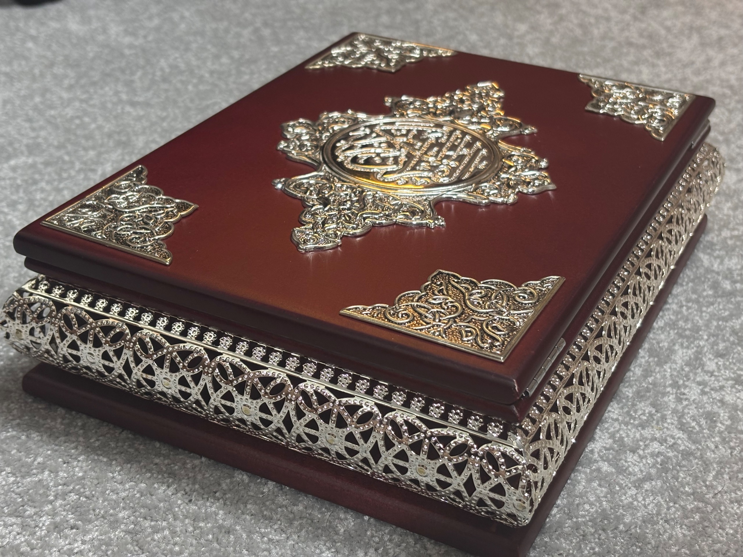 قاب کتاب قرآن کریم (نفیس و زیبا)