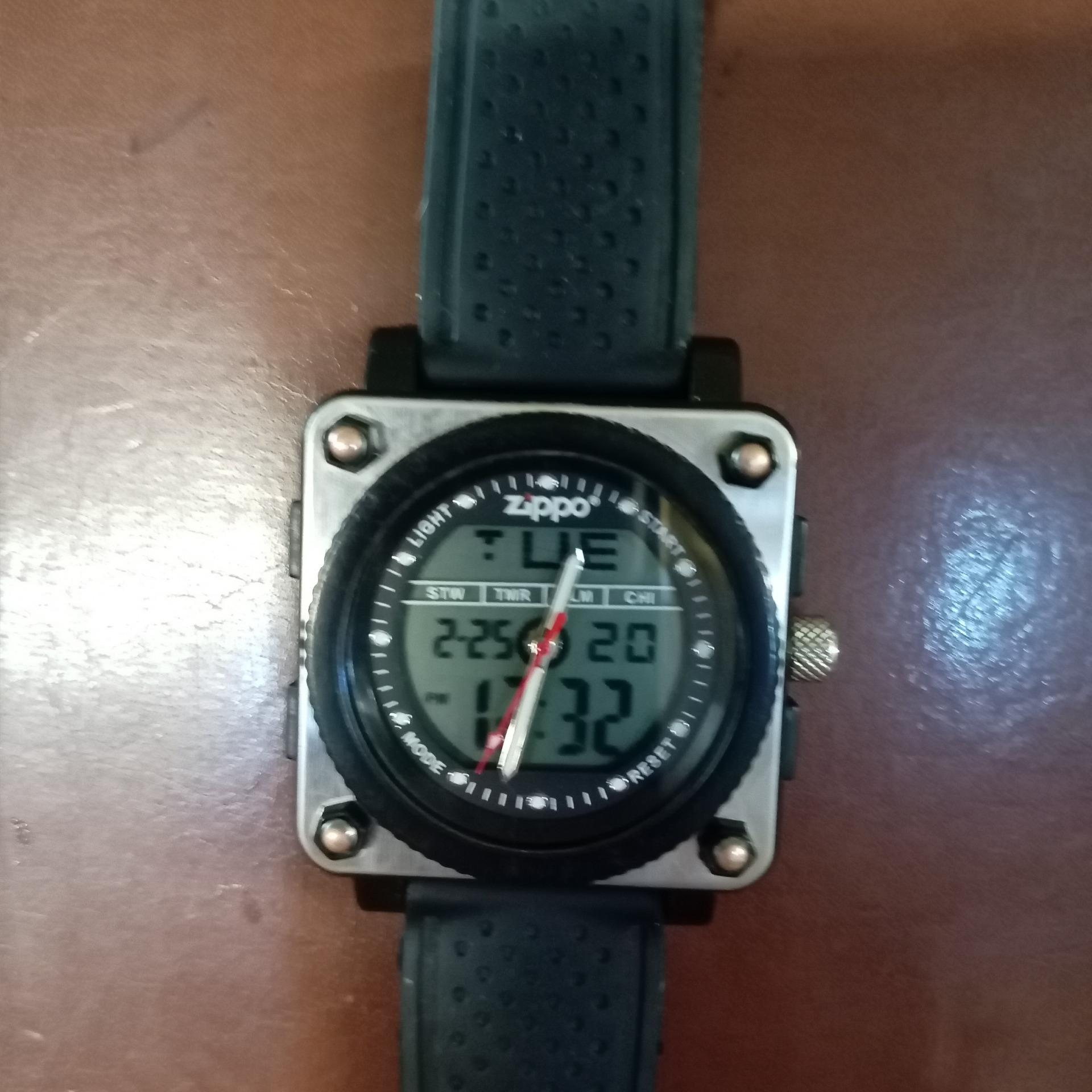 ساعت دو زمانه اصلی zippo آمریکایی