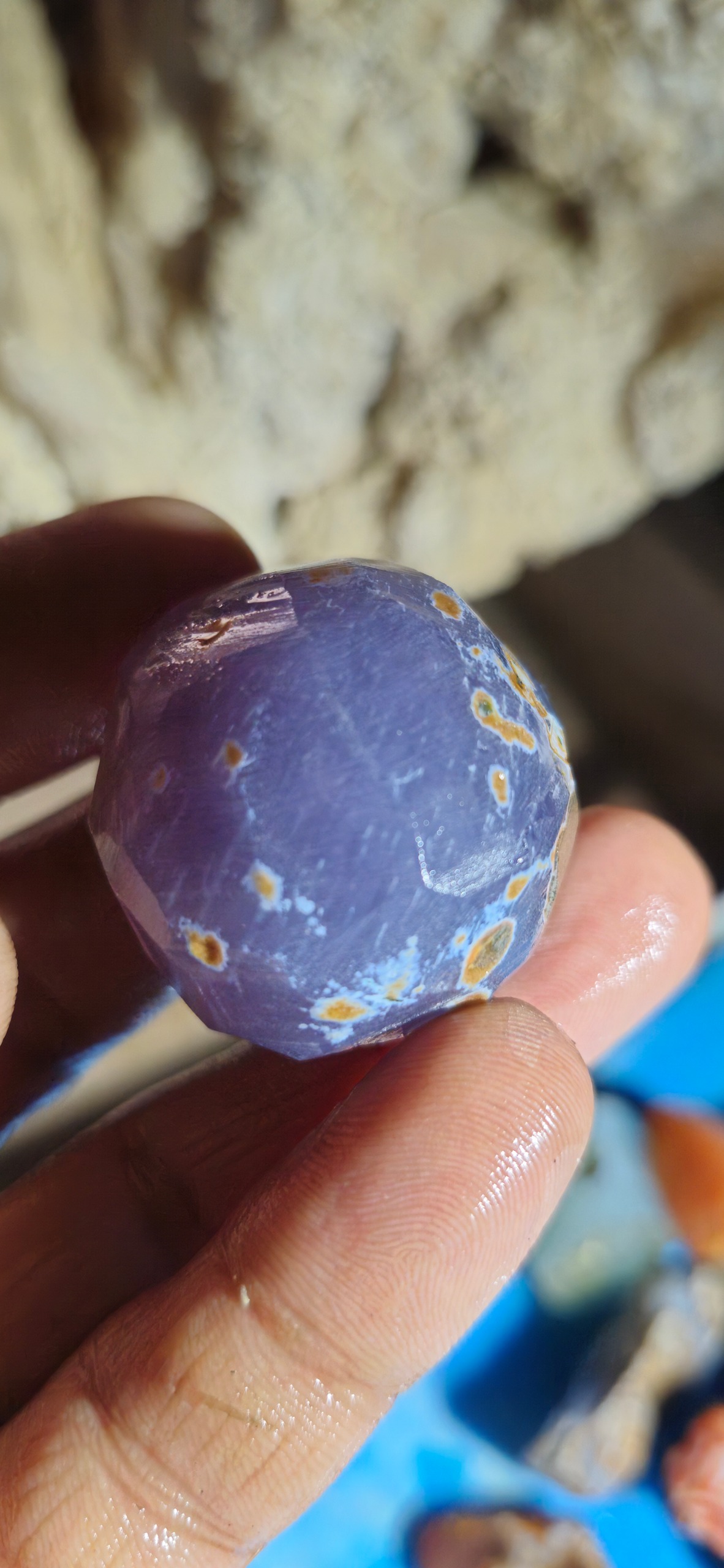 گوی عقیق سوسنی