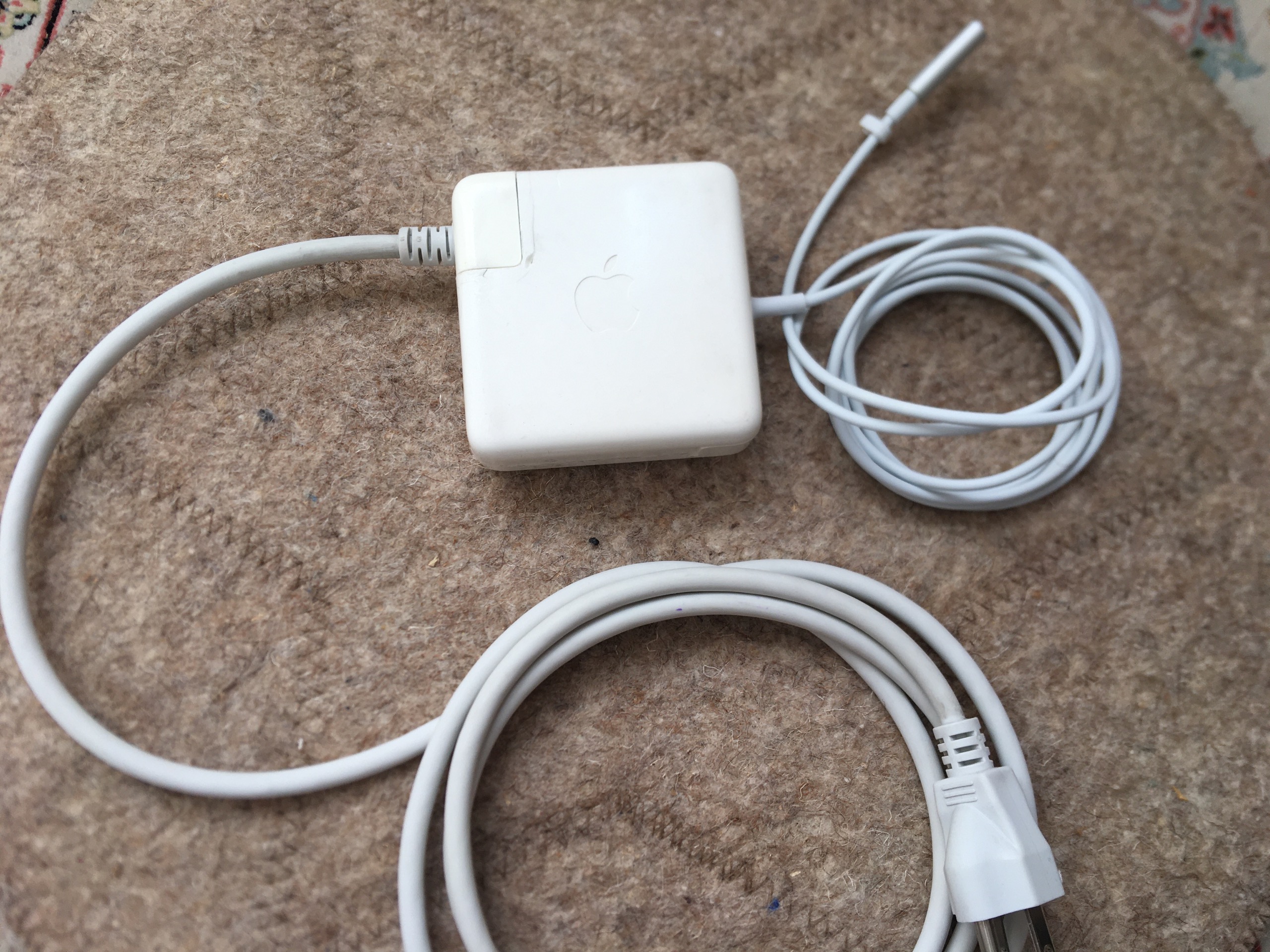 شارژر MagSafe 1 اورجینال اپل 85 وات سالم