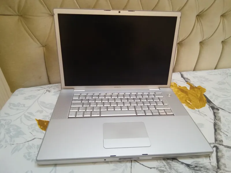 اپل MacBook Pro 2007
