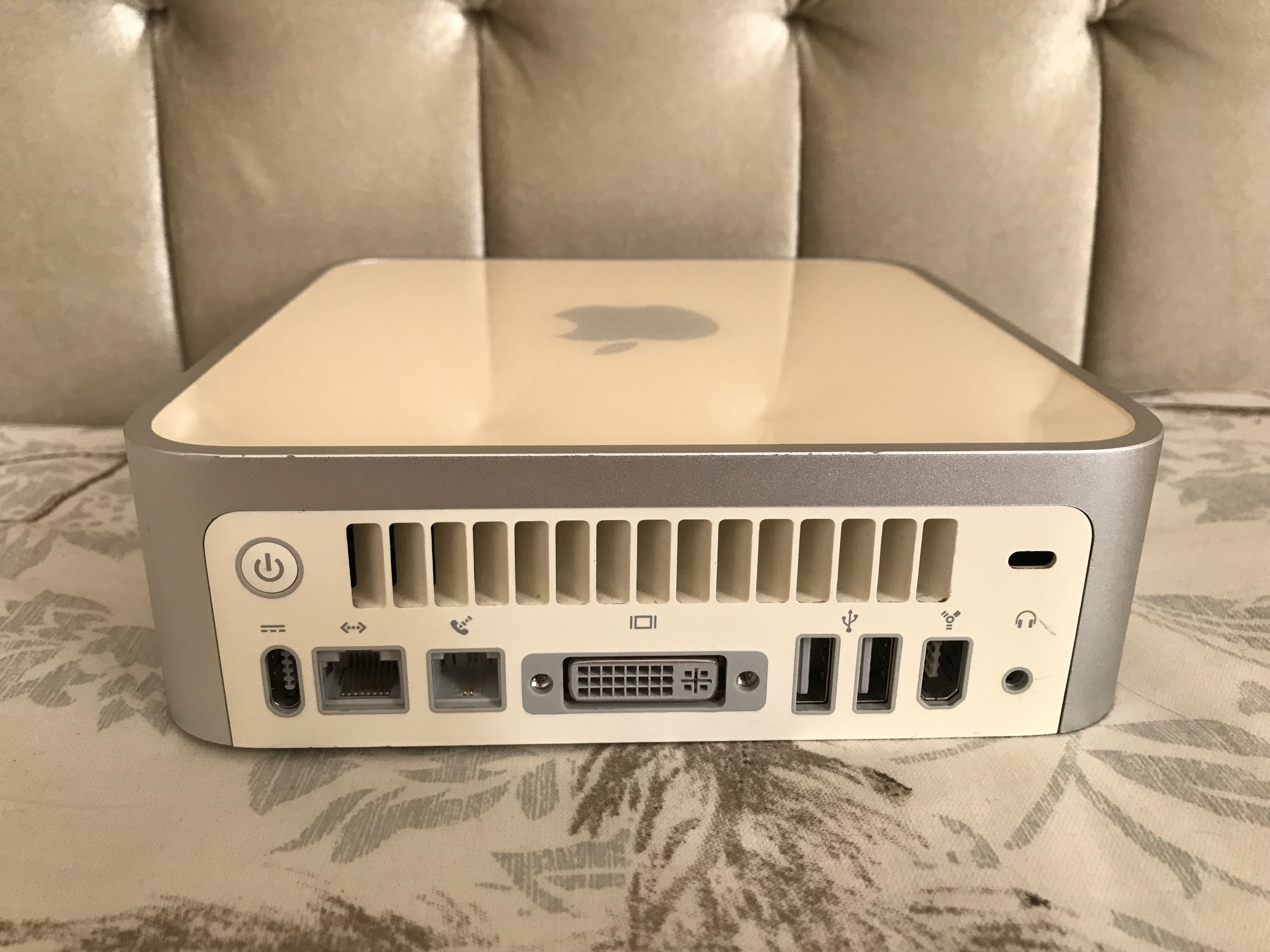 اپل مک مینی A1103