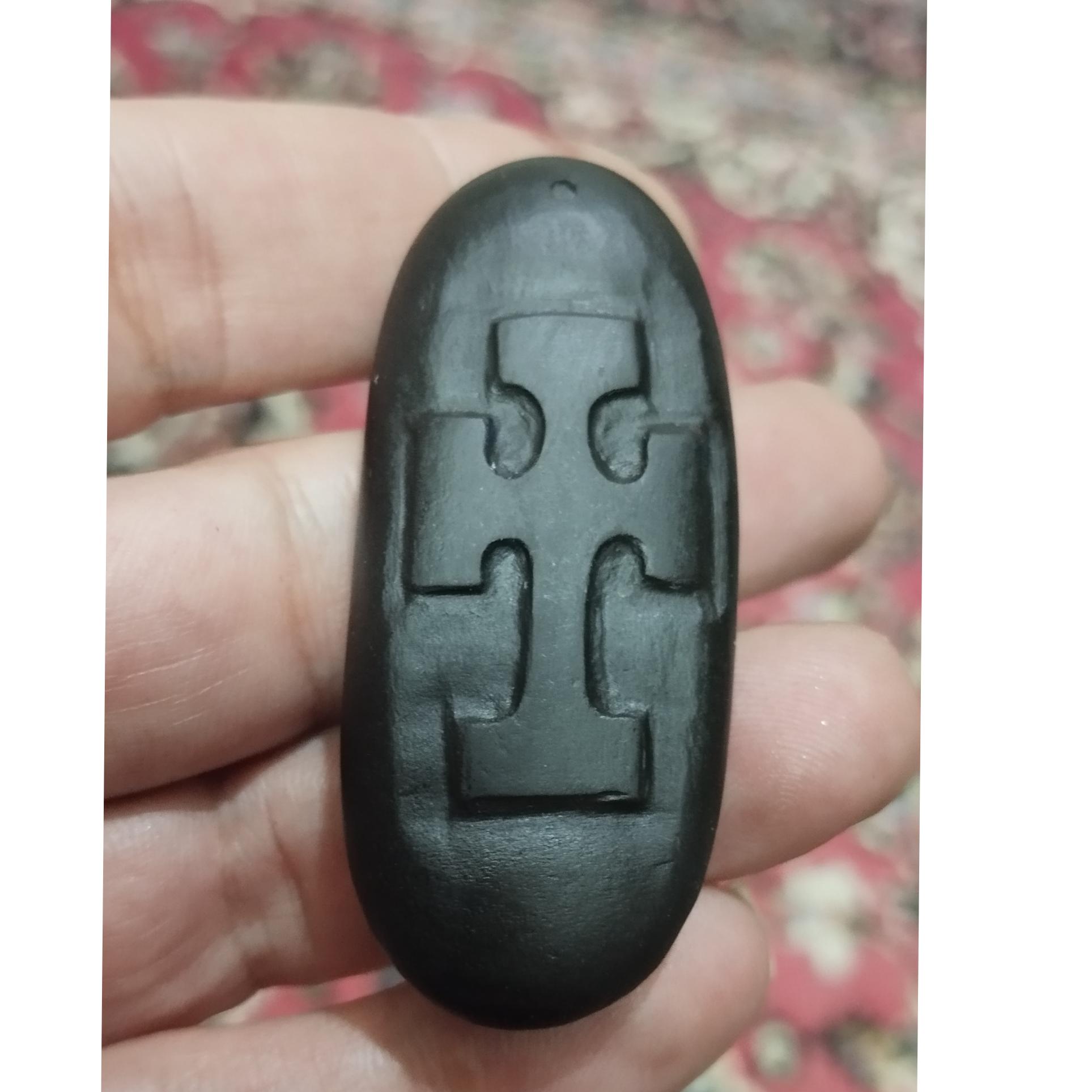 صلیب برجسته سنگی