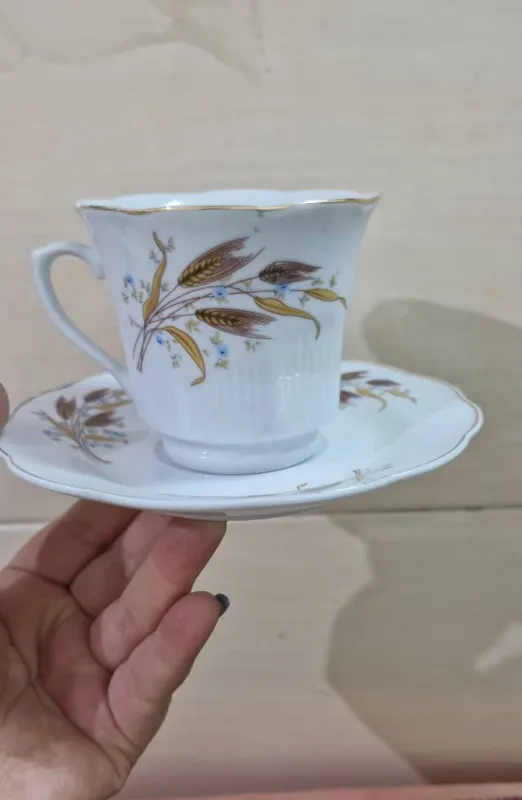 فنجان و نعلبکی گل گندمی قدیمی