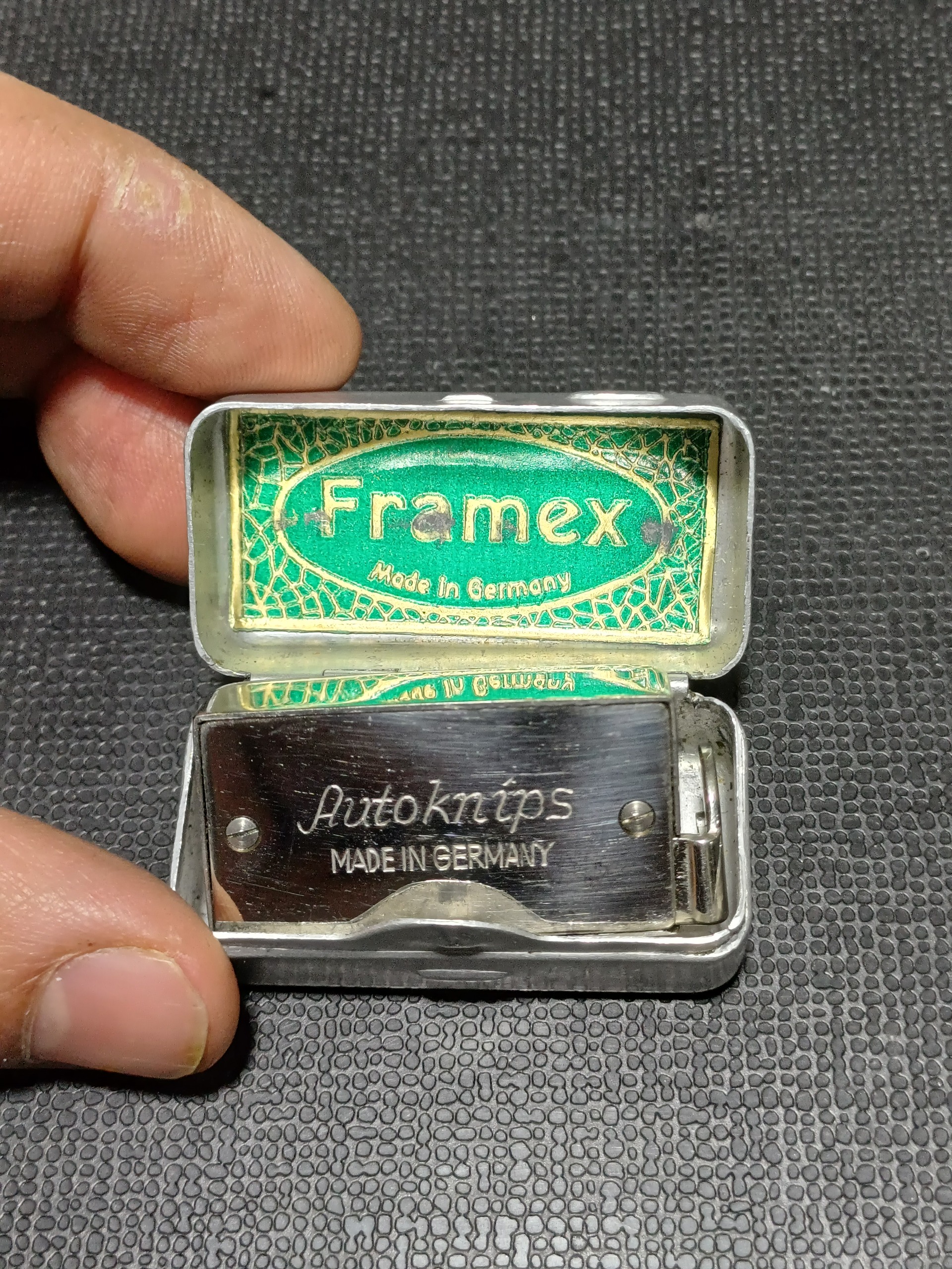 سلف تایمر مکانیکی دوربین،بسیار کمیاب و بکر/توضیحات