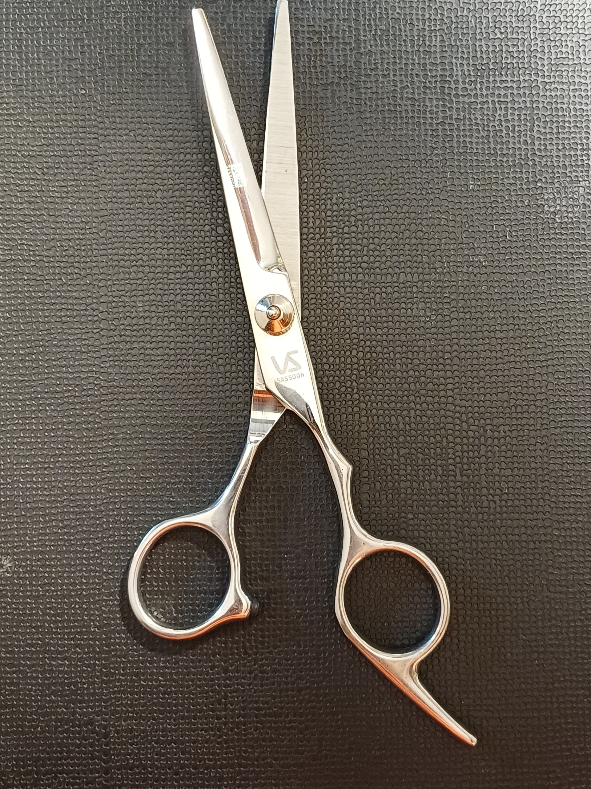 قیچی ژاپنی آرایشگری حرفه ای/توضیحات