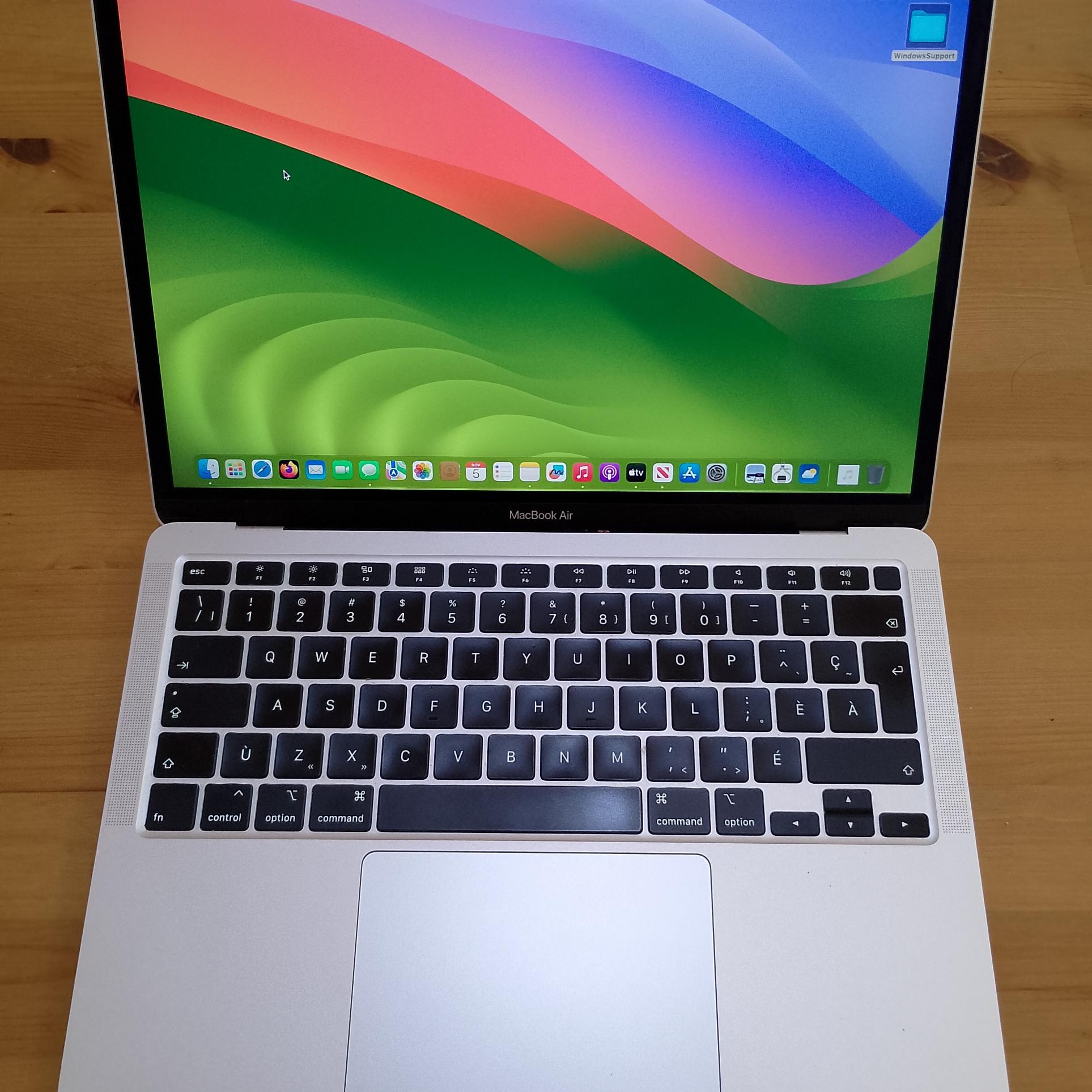 مک بوک ایر2020