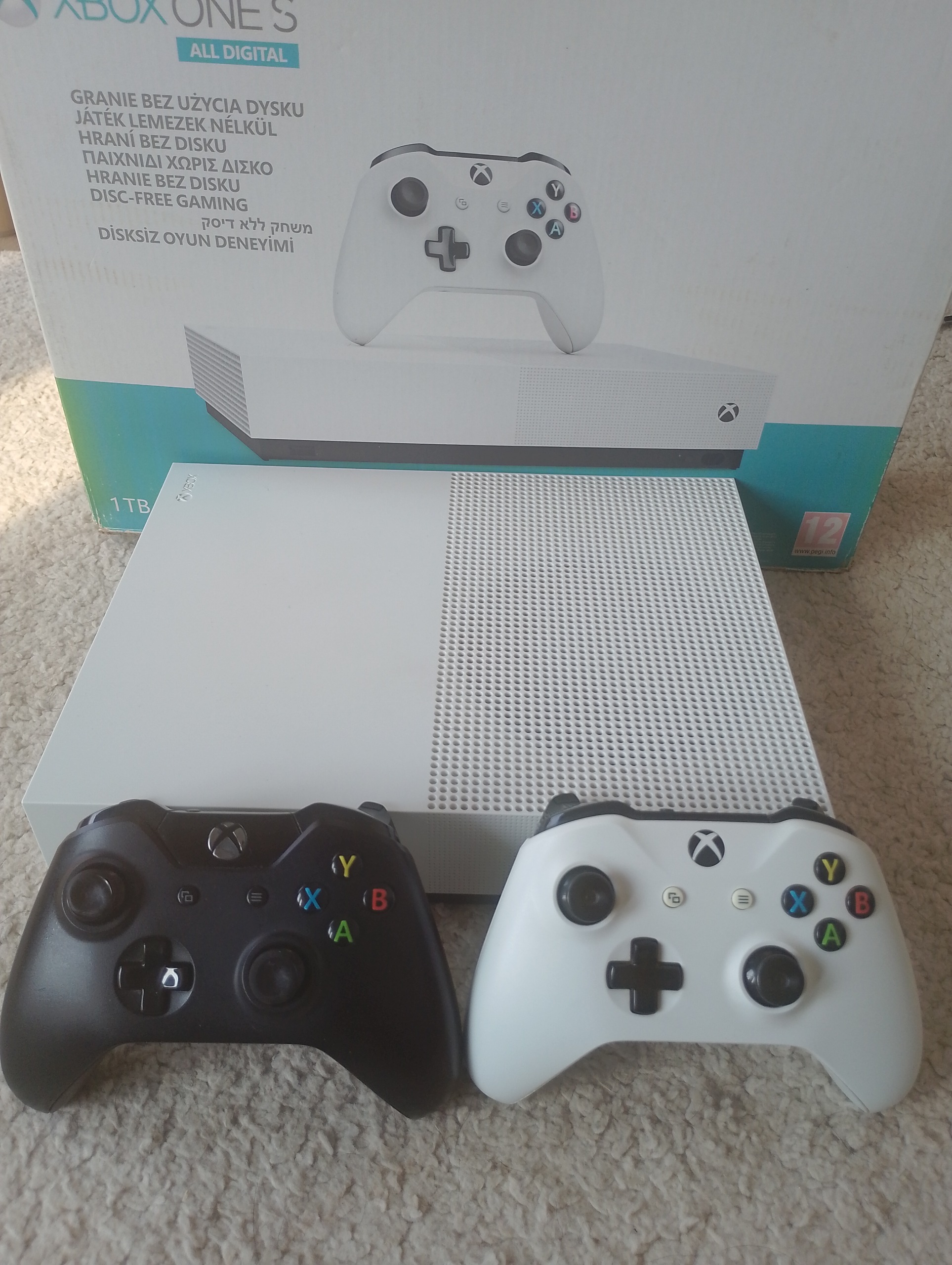 ایکس باکس وان اس دو دسته