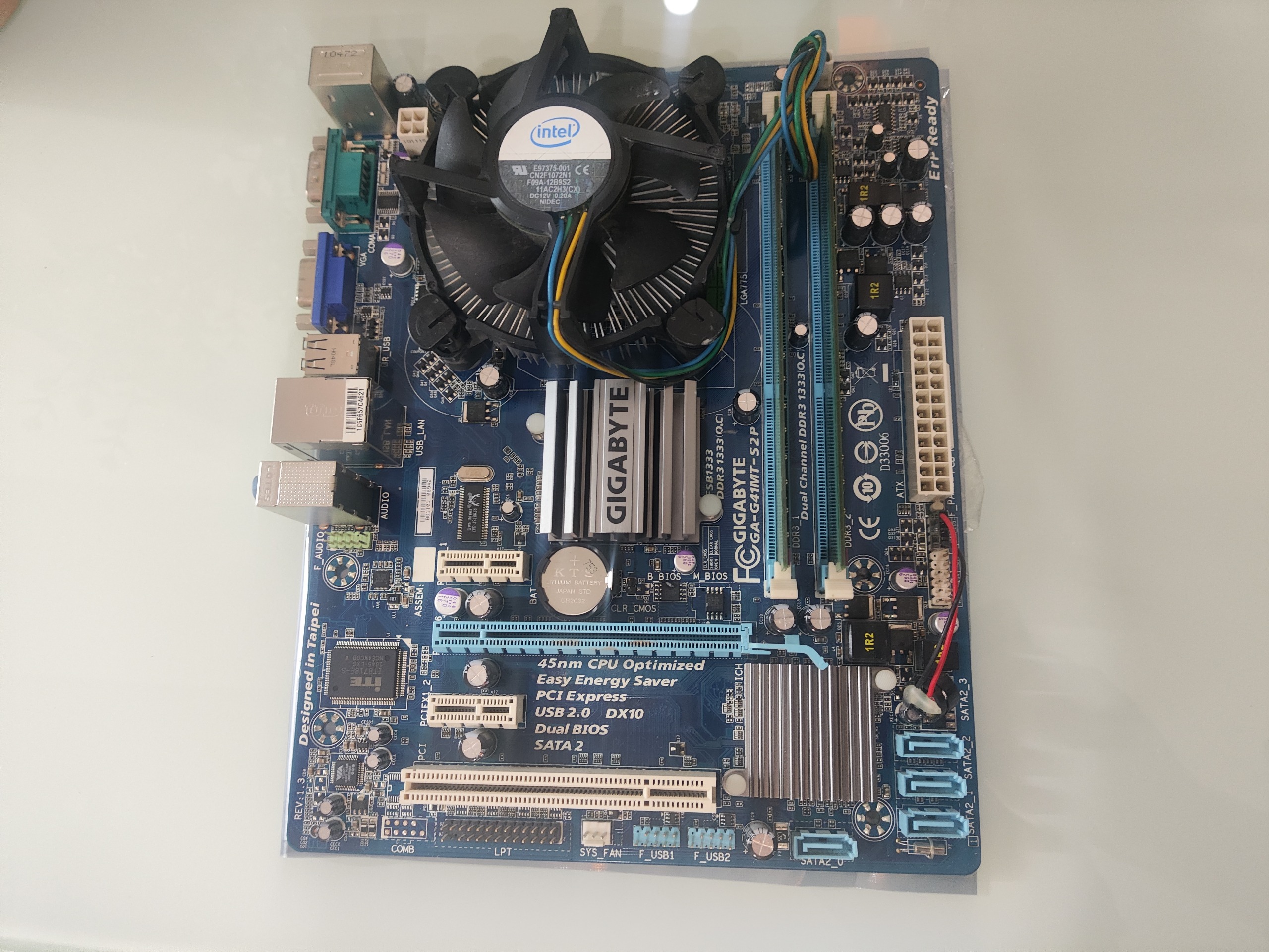 باندل گیگابایت ddr3 دارای گرافیک آنبرد