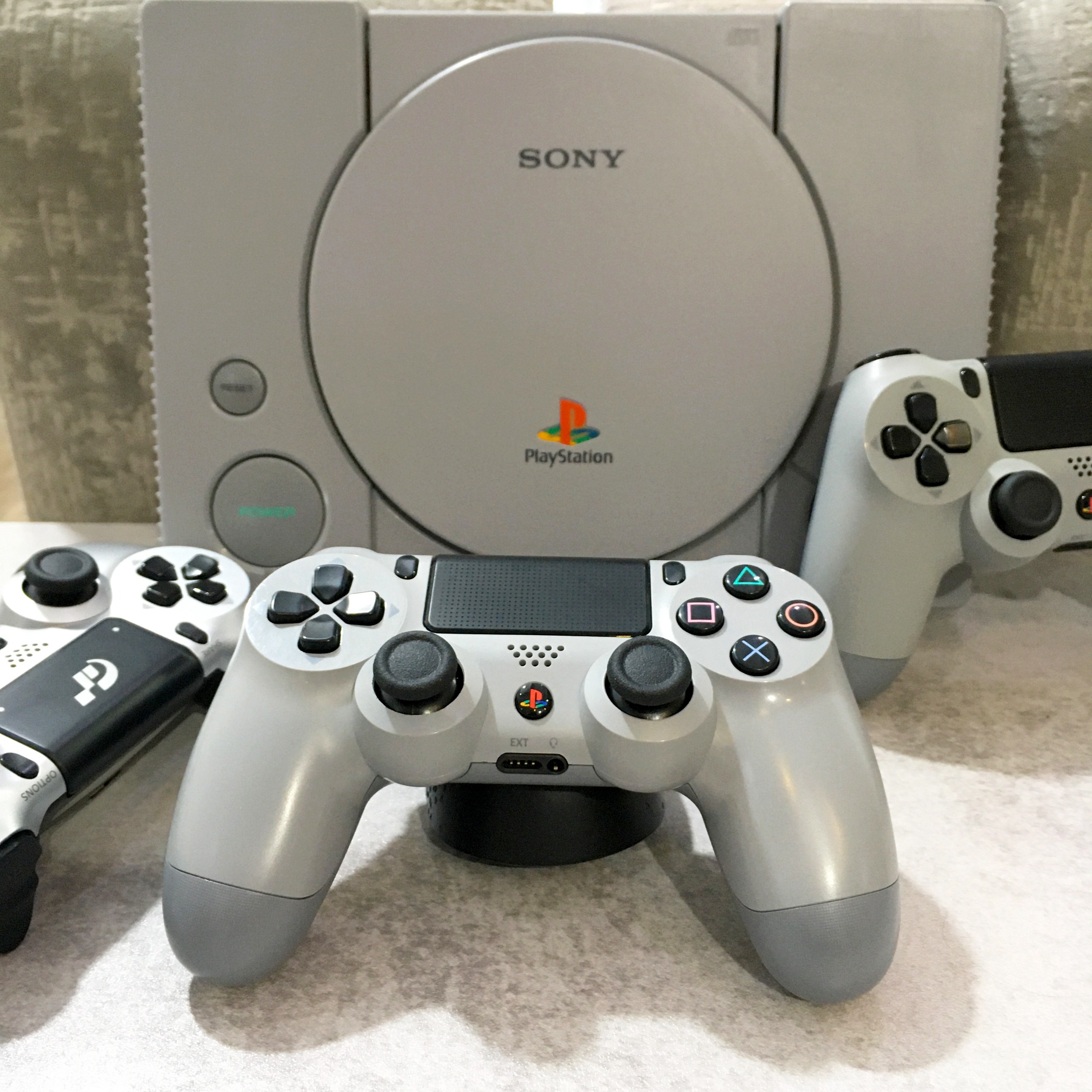 دسته ps4 باندل 20 سالگی پلی استیشن