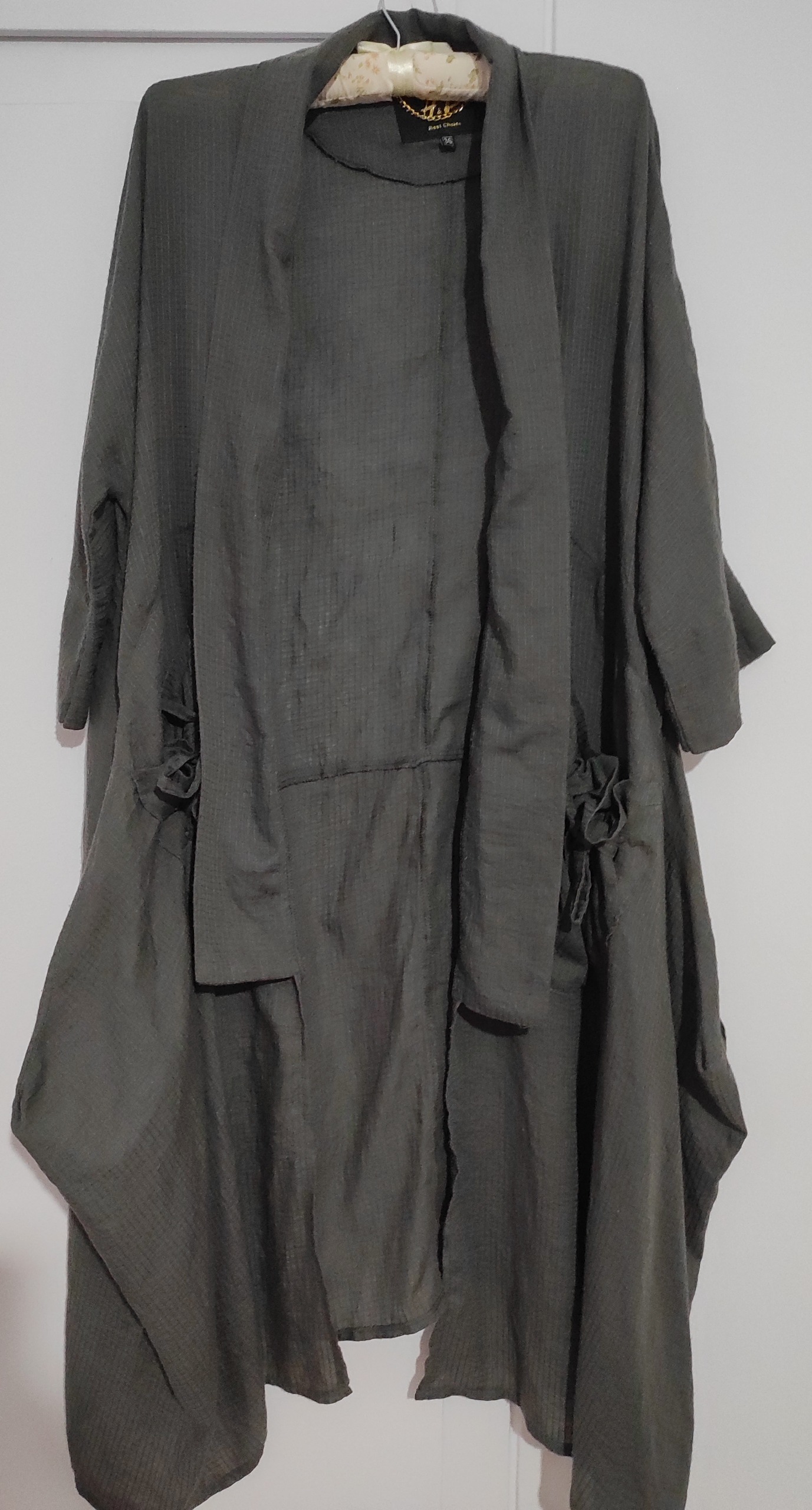 مانتو جلو باز