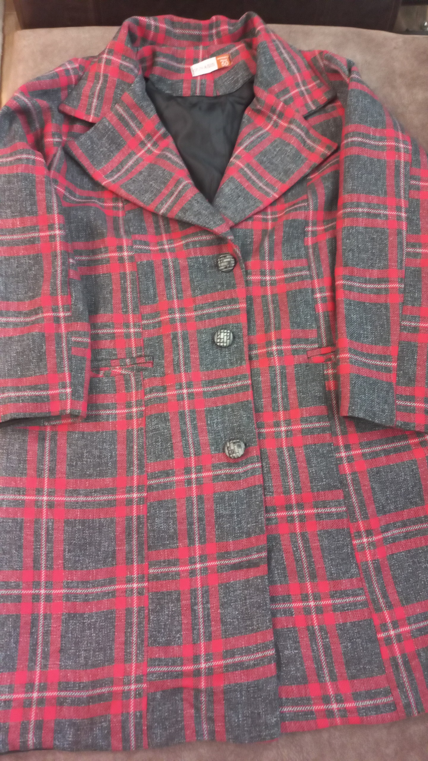 پالتوچهارخونه قرمز.طوسی سایز XLاستر دار قد80