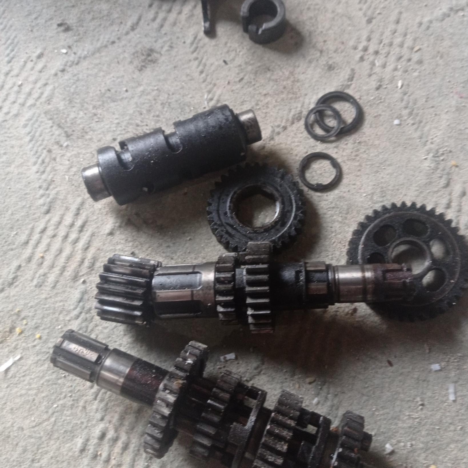 گیربکس کامل 125 چهار دنده سالم سالم