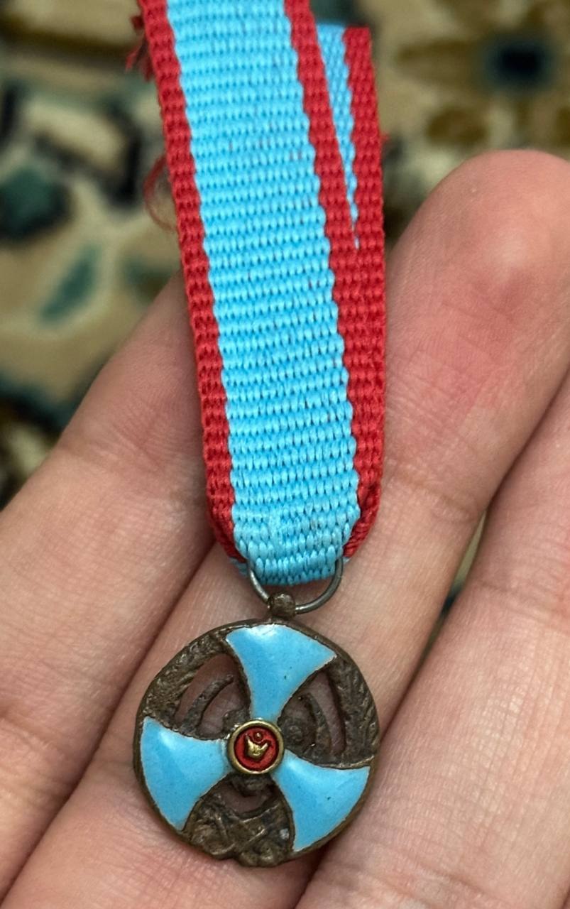 مدال شب لیاقت با روبان