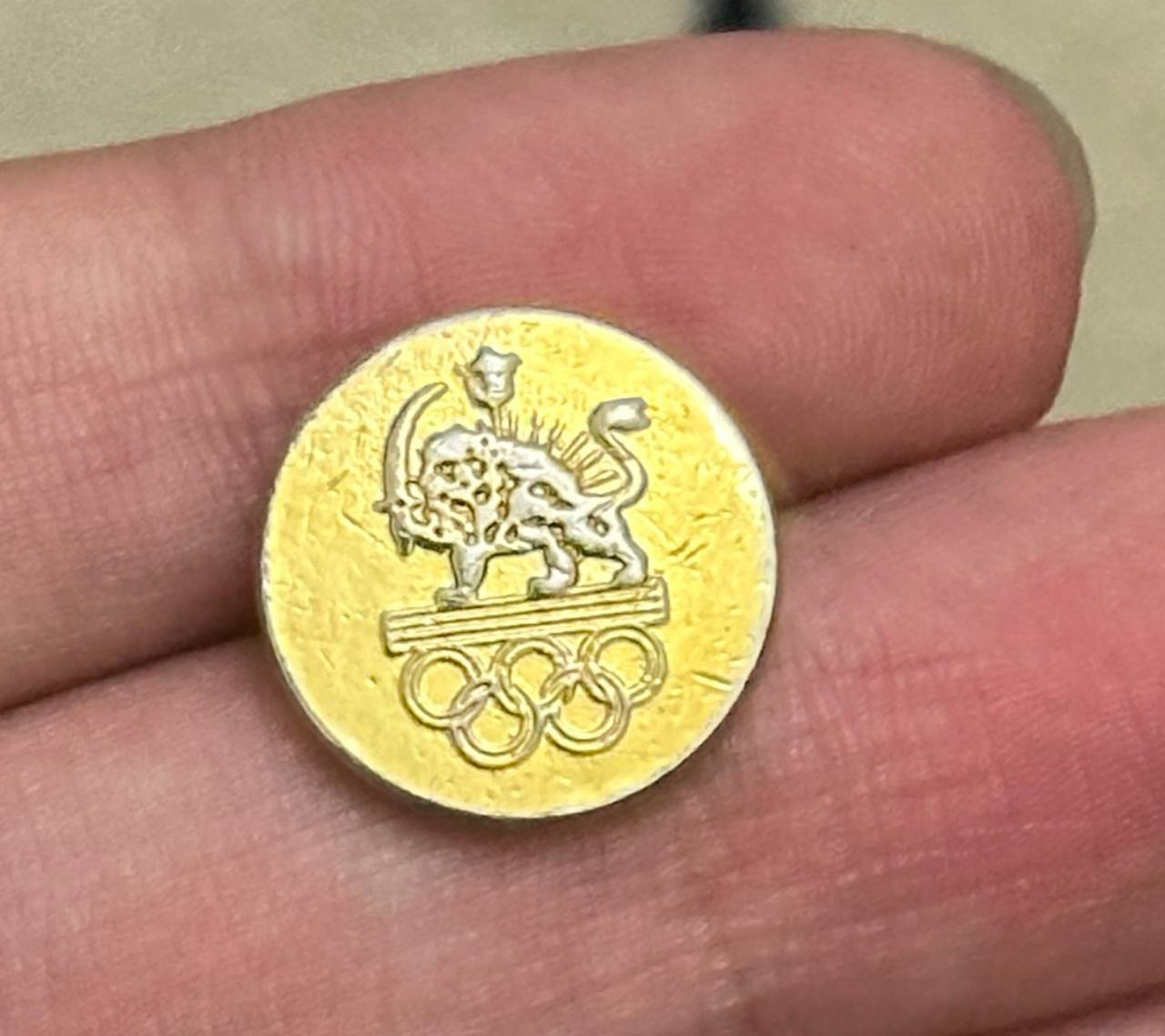 دکمه کمیاب المپیک