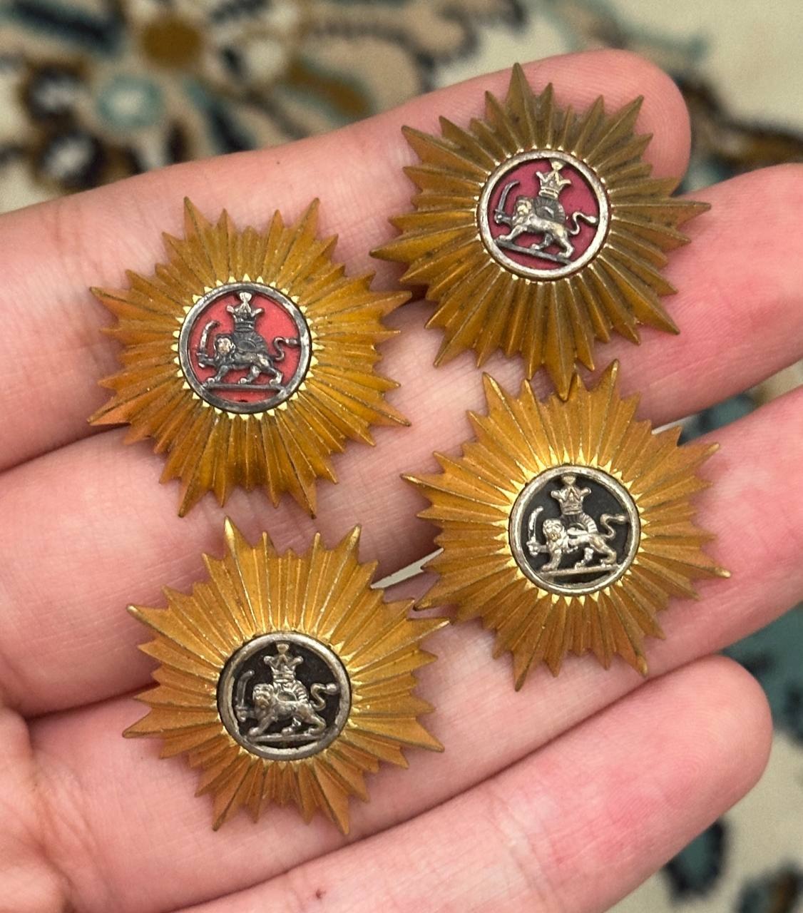 قپه های ارتش (رنگ قرمز بسیار کمیاب)