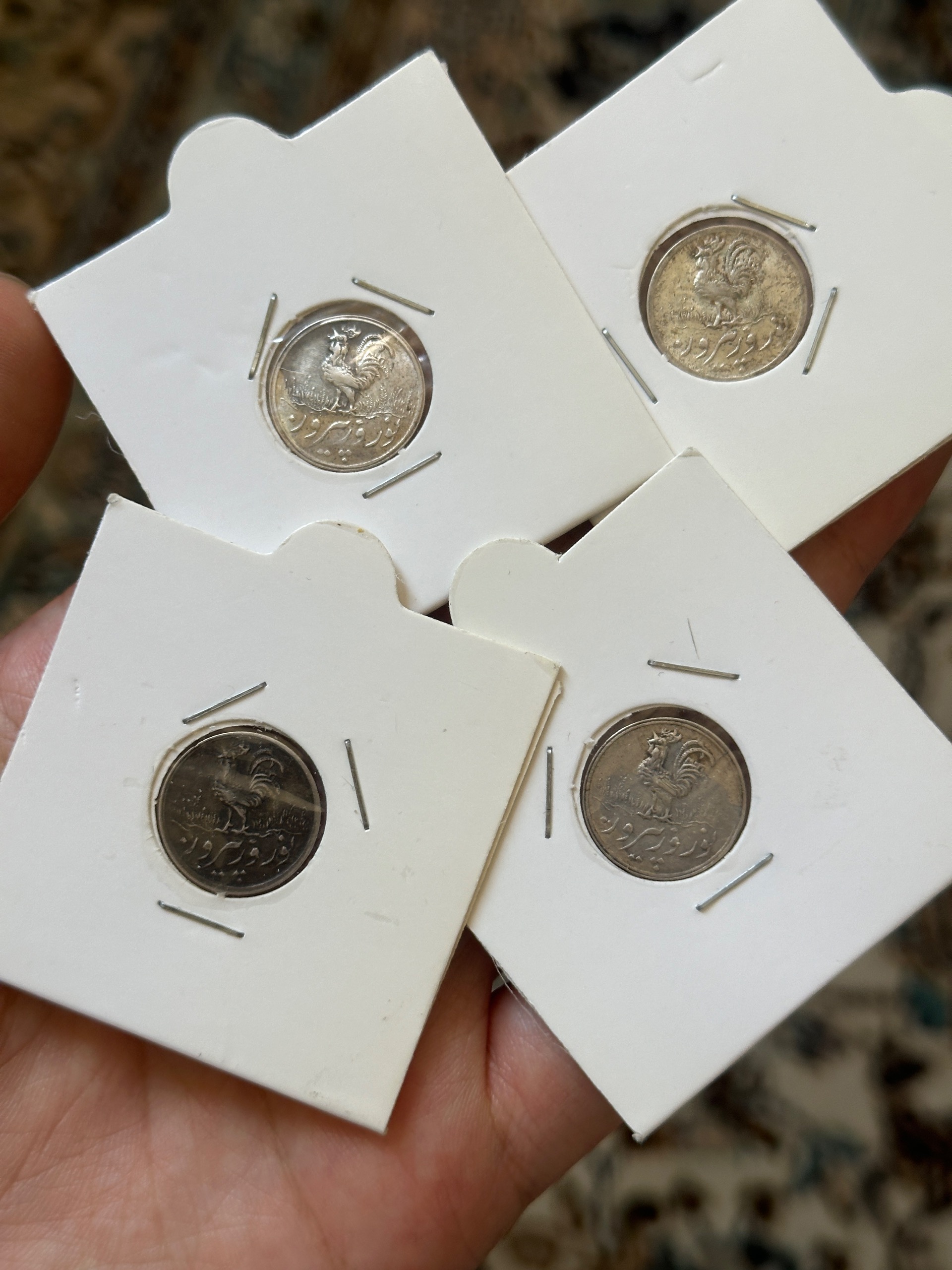 4 یادبود نقره نوروز پیروز ، طرح خروس