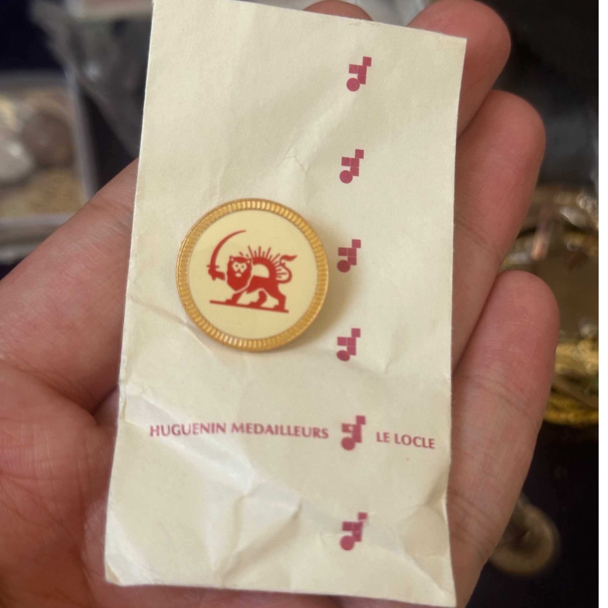 شیروخورشید سرخ کاور فابریک (ساخت سوئیس)