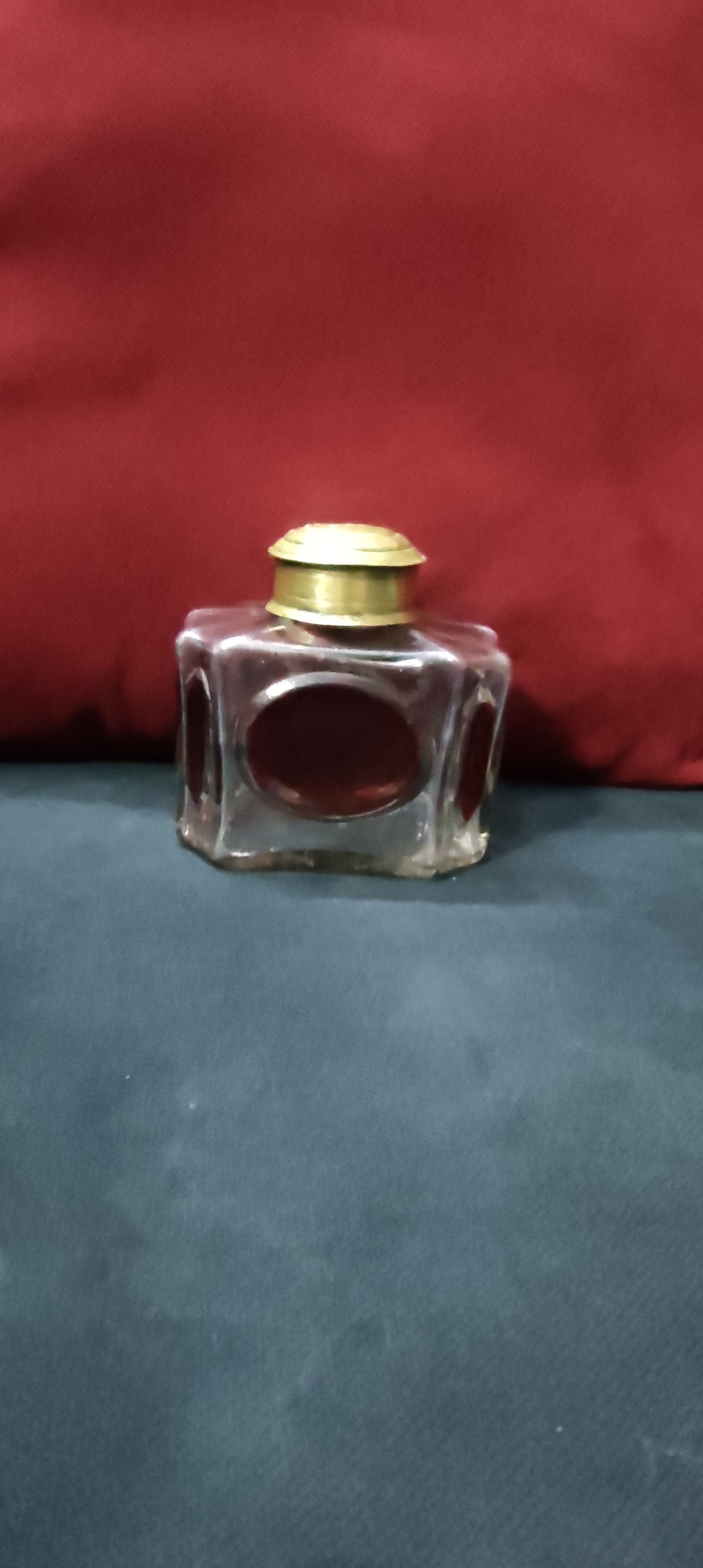 چایدان روسی قاچاری با نقش برجسته نماد عقاب دوسر