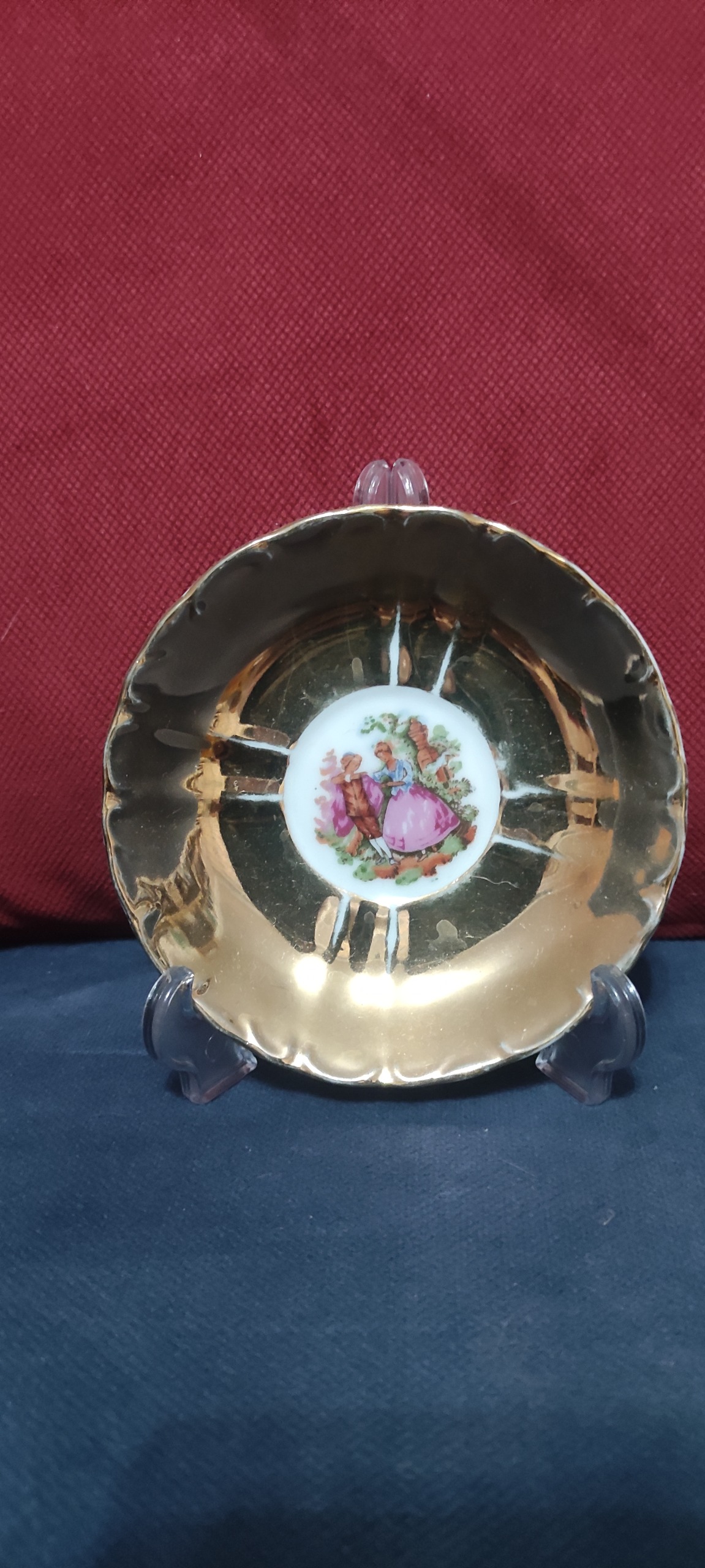 نعلبکی یا دیوارکوب دنسی طلایی قدیمی