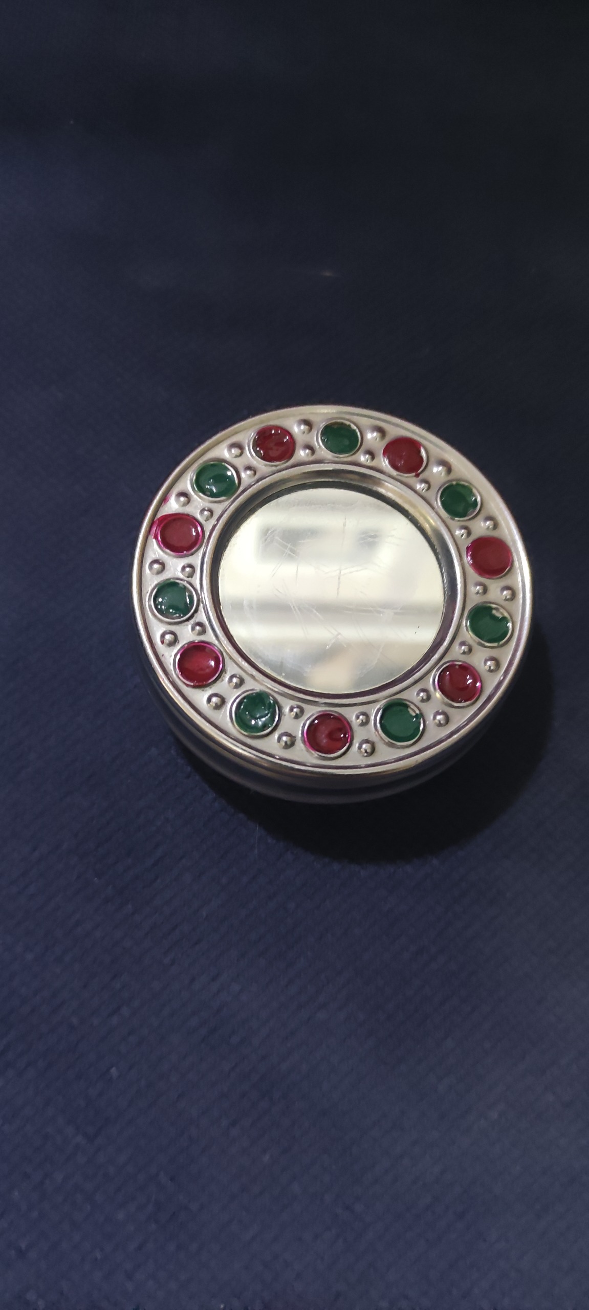 انفیه دان قاجاری بسیار سالم و زیبا با آینه سنگی