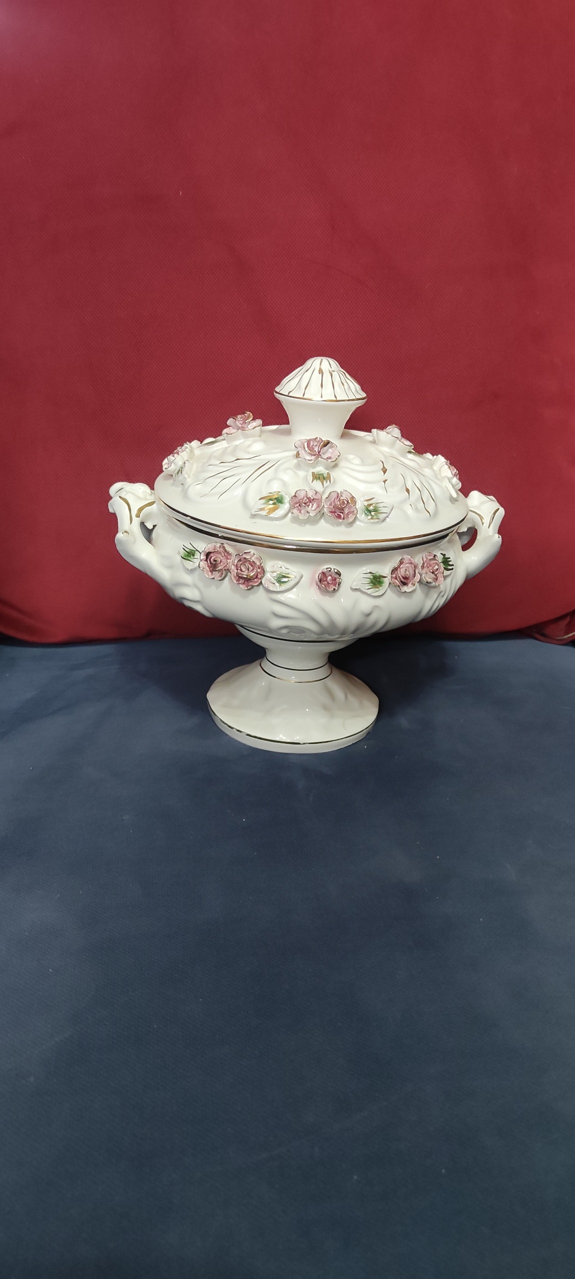 شکلات خوری سرامیکی قدیمی و کلکسیونی و آنتیک