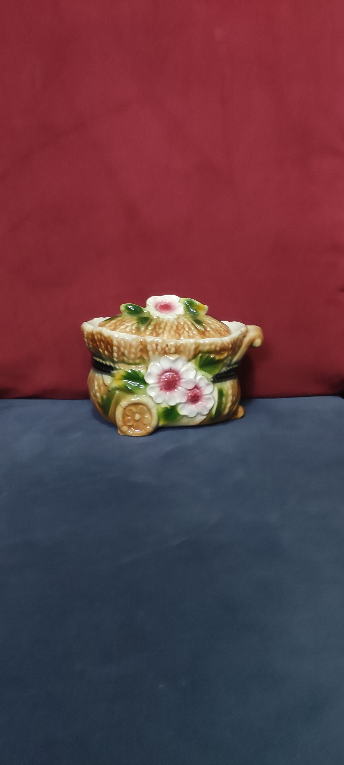 شکلات خوری سرامیکی قدیمی و کلکسیونی و آنتیک