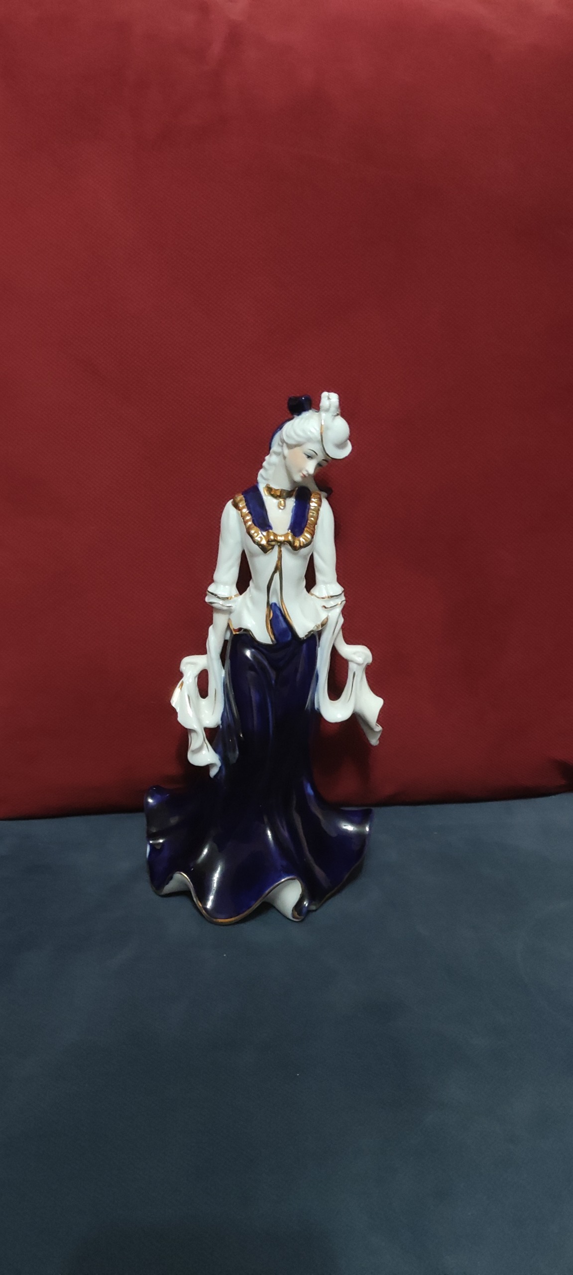 مجسمه چینی زن فرانسوی آنتیک و کلکسیونی