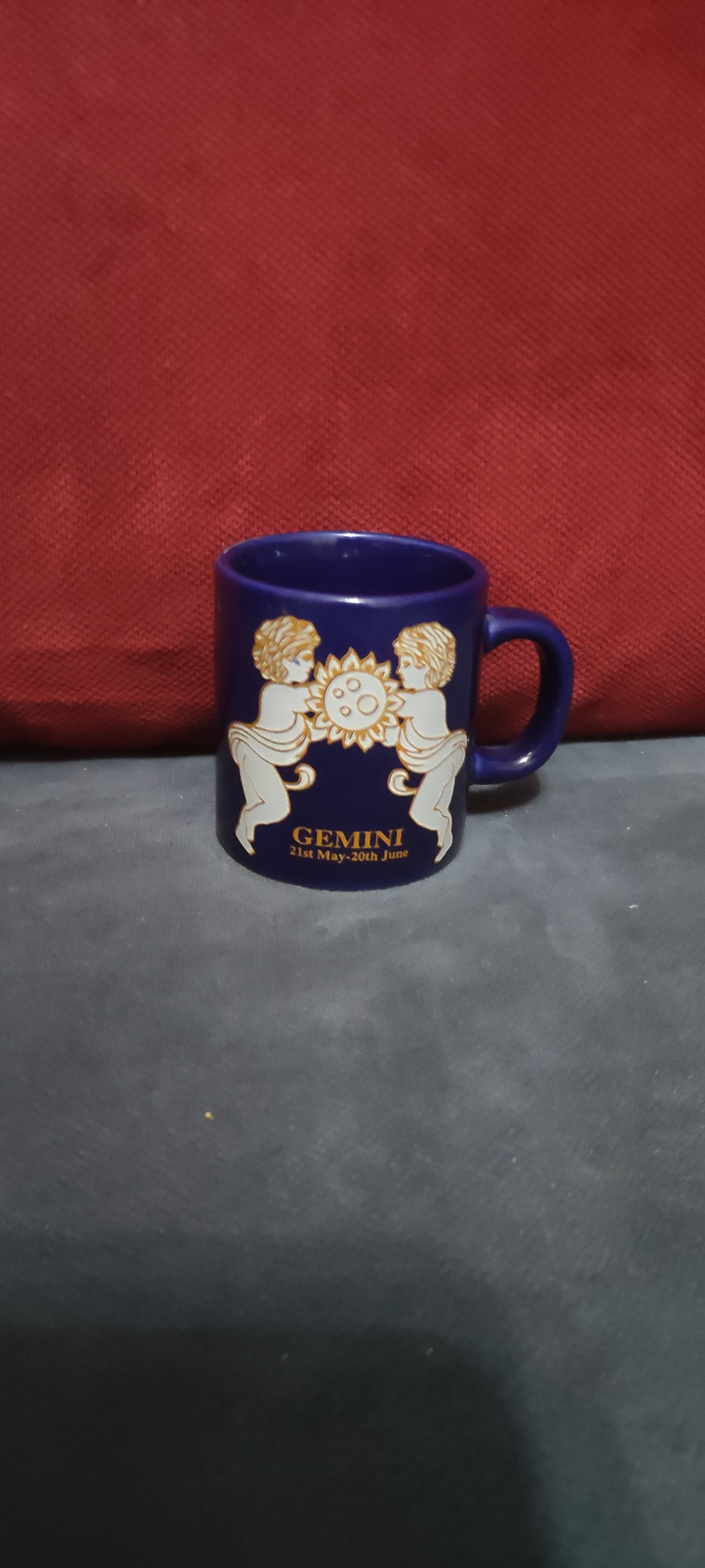 فنجان چینی سورمه ای ماه تولد خرداد ماهی