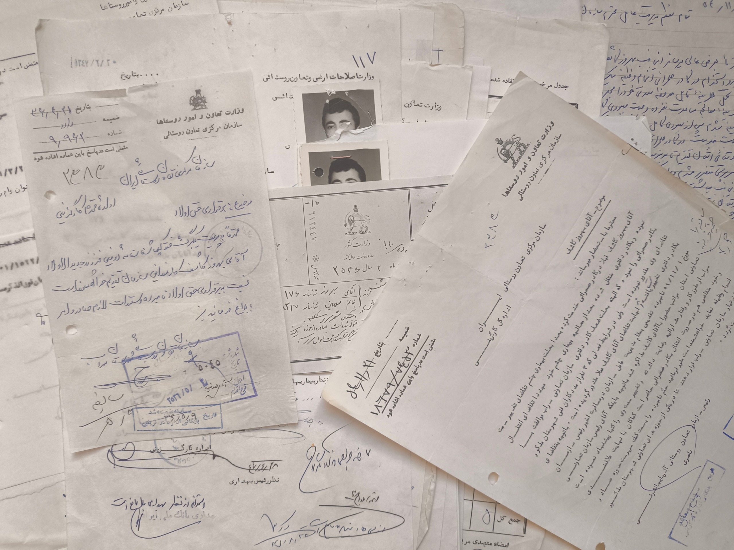 74برگ مدارک شغلی قبل انقلاب با سربرگ ومهر وعکس