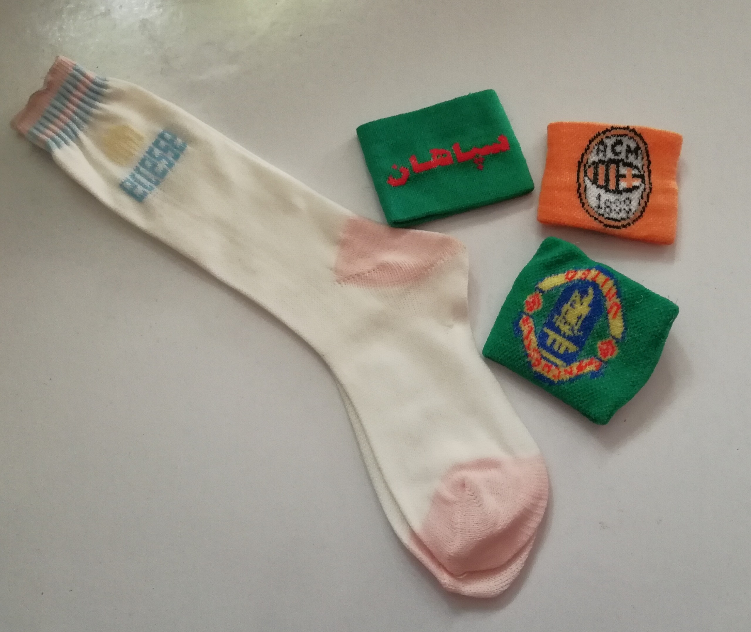 جوراب و سه عدد مچ بند (نوستالژی)