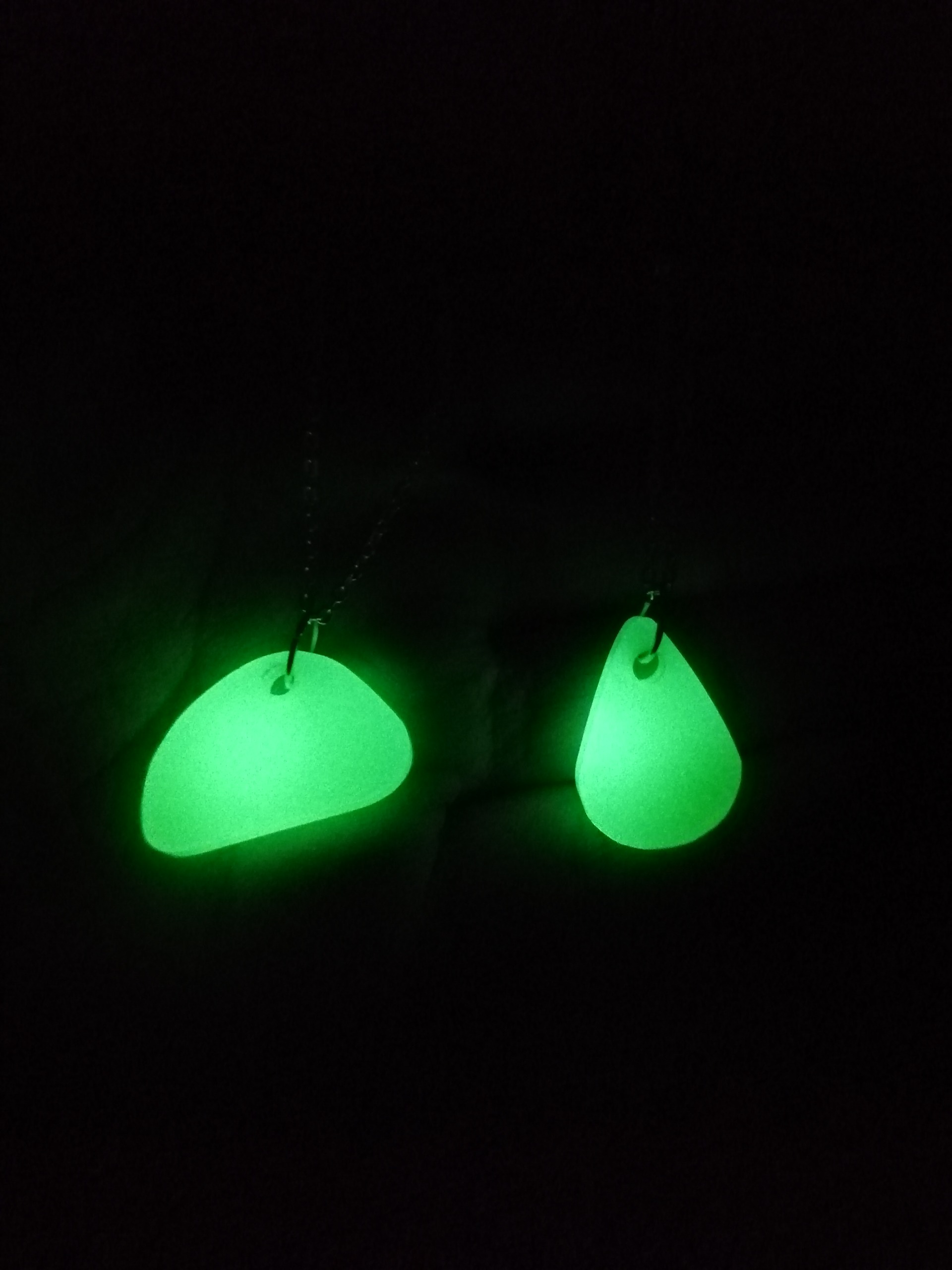 دوعدد گردنبند شب نما