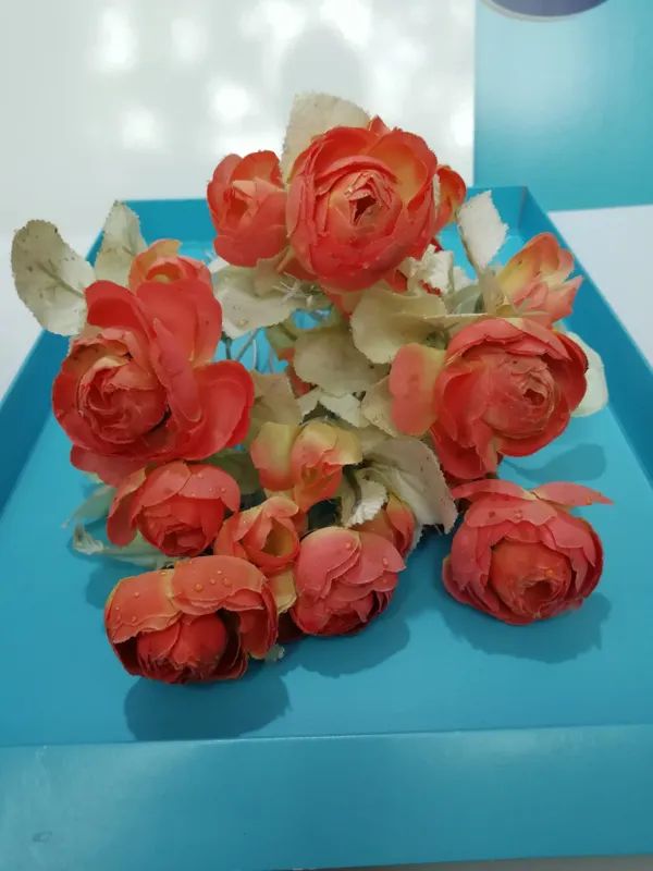گل مصنوعی زیبا (9ساقه و 19 عدد گل و غنچه)