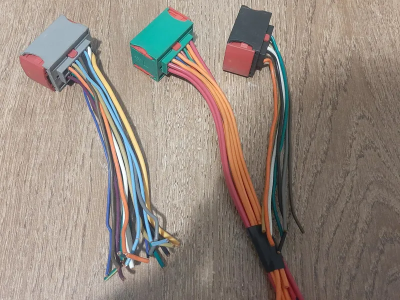 سوکت BSM مشکی،طوسی و سبز 16 پایه پژو 206
