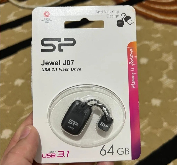 فلش سایز کوچک 64گیگ