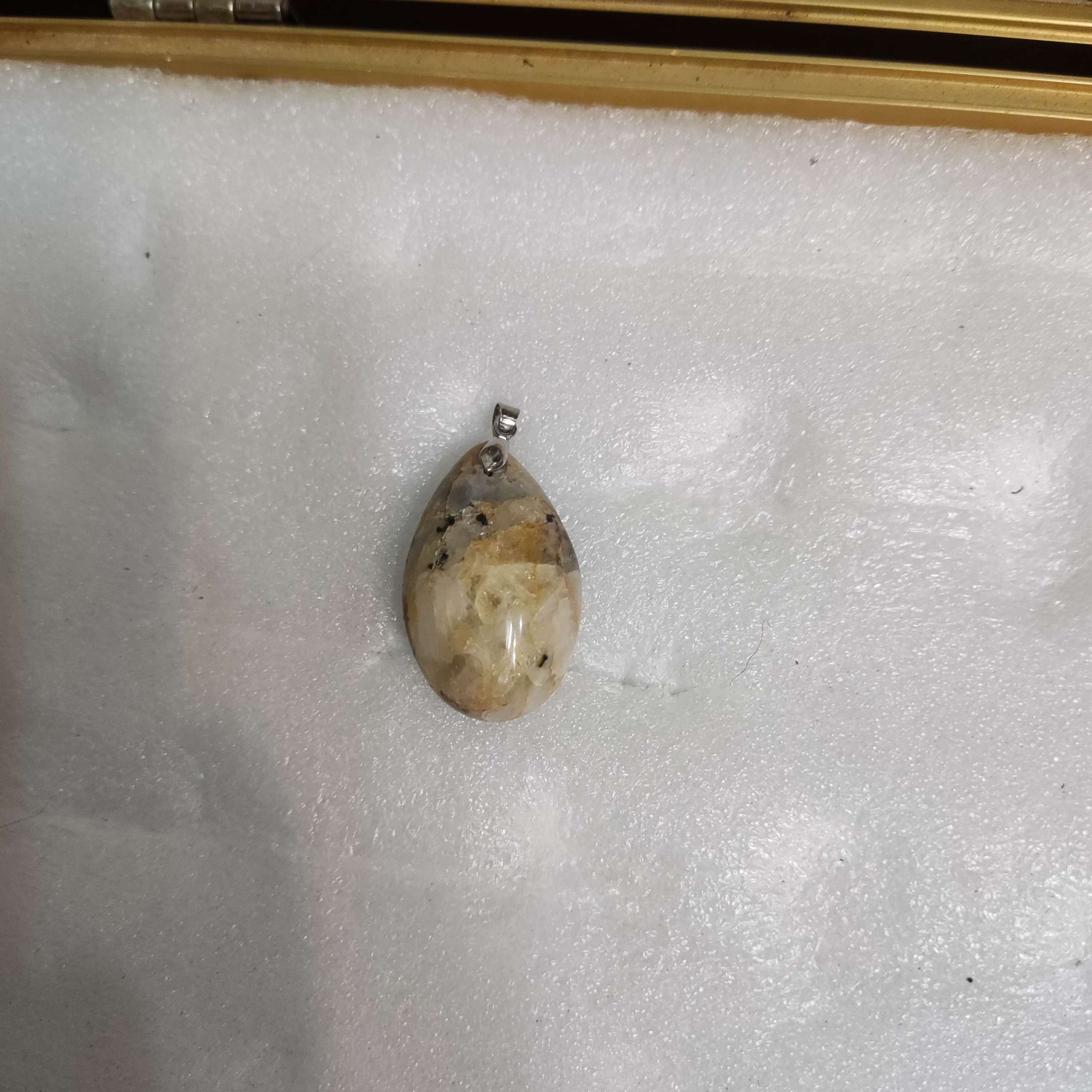 نگین گردنی شجردار رگه طلایی