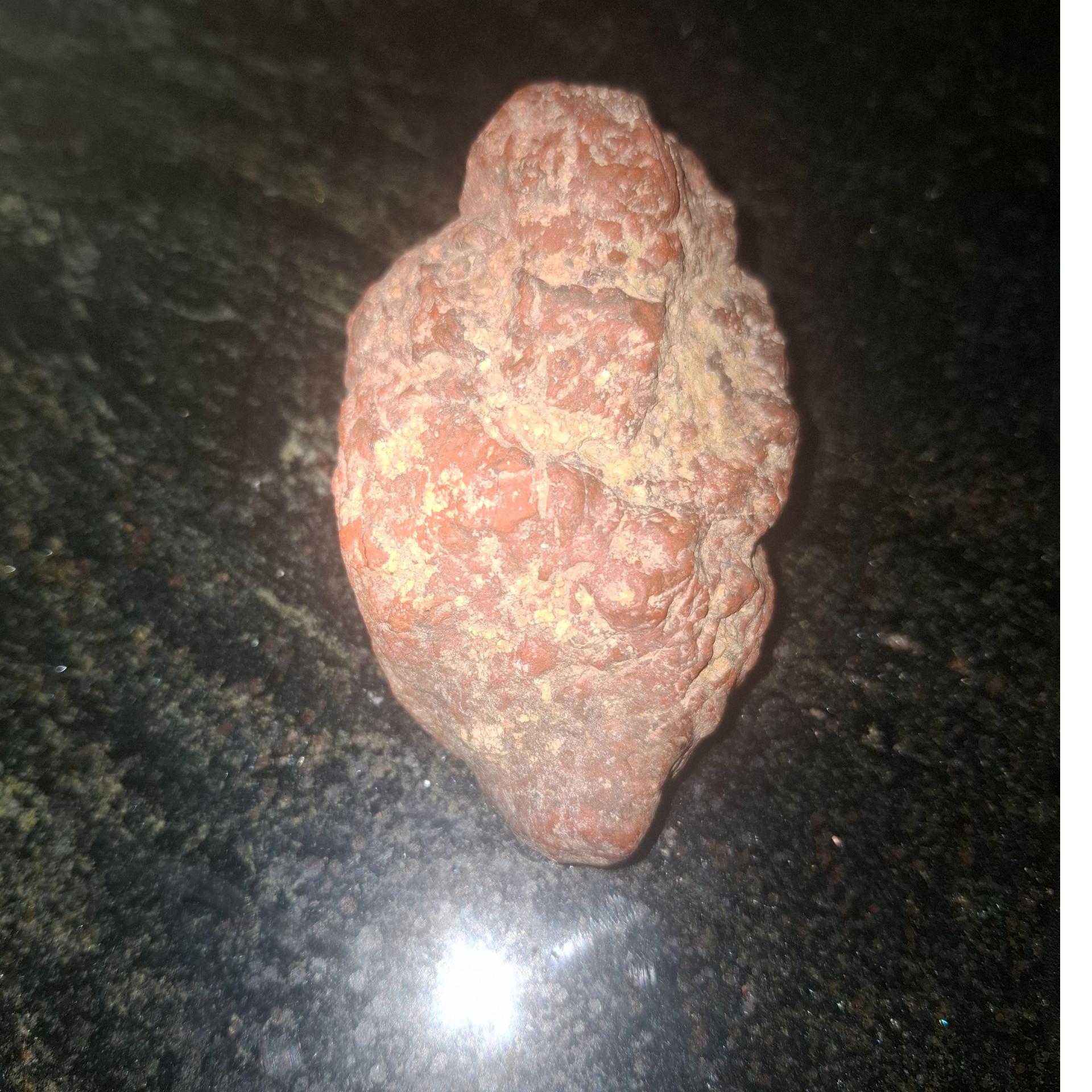 سنگ تزینی قرمز