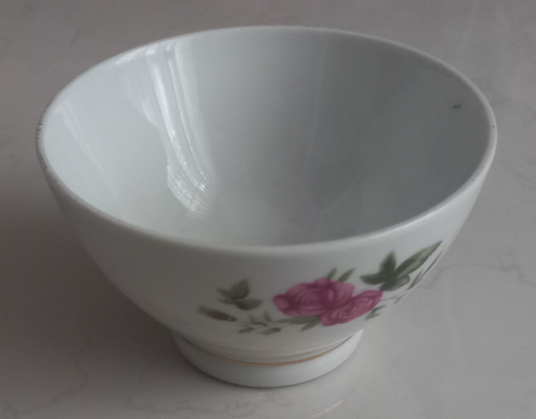 یک عدد پیاله ترشی خوری چینی طرح گل سرخی