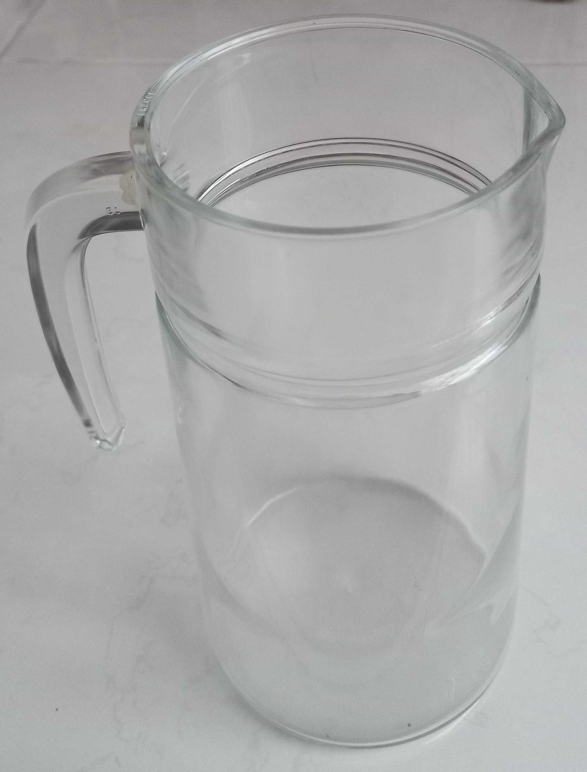 یک عدد پارچ بلوری استوانه ای