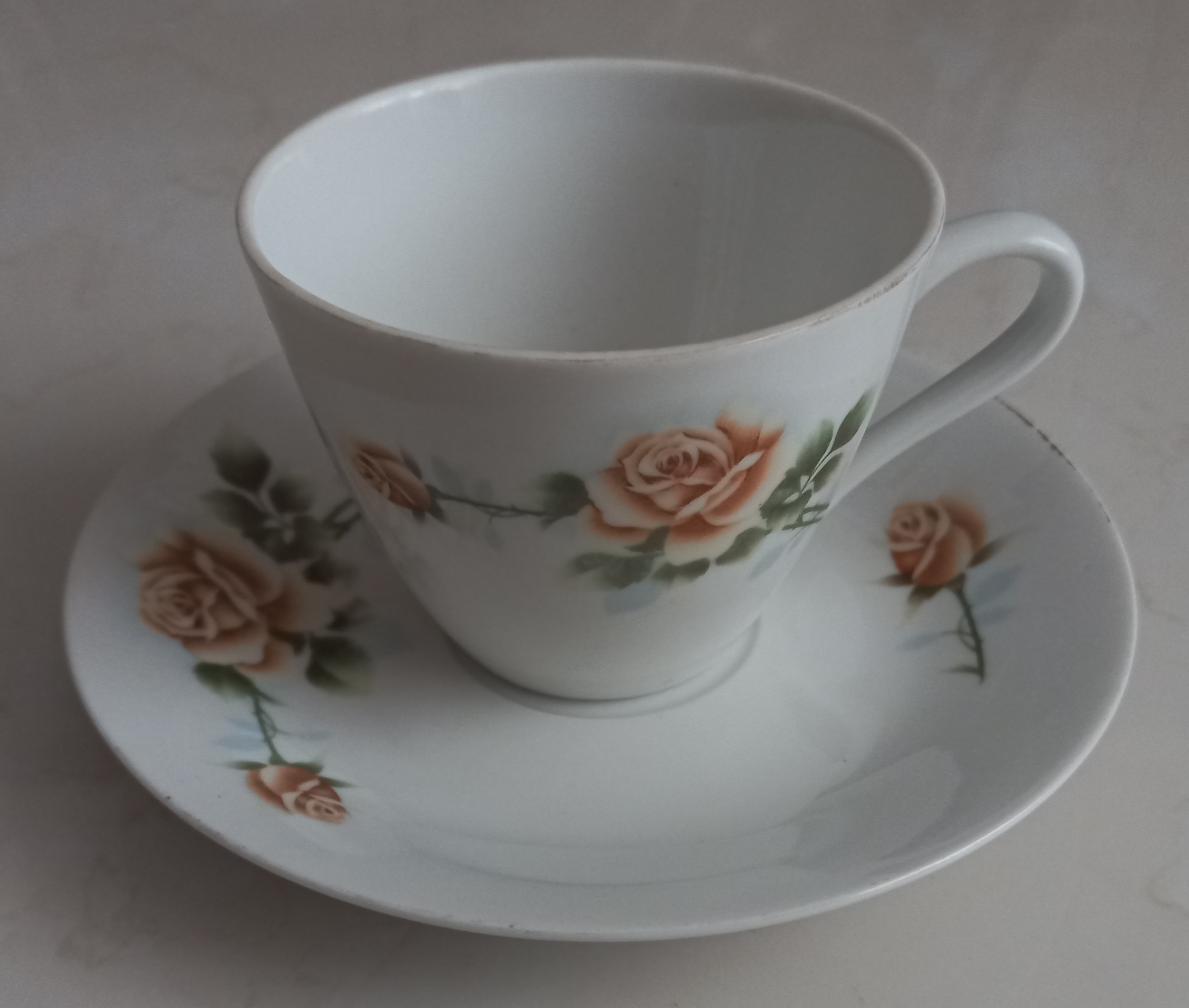2عدد فنجان و نعلبکی چینی زیبا