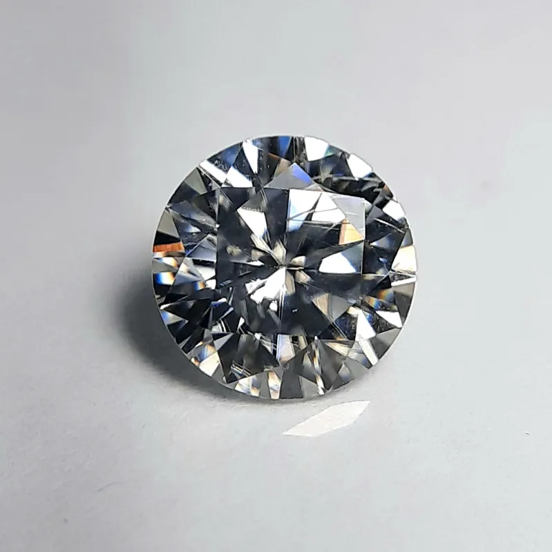 موزانایت سفیداورجینال روسی.قطر8میلیمتر