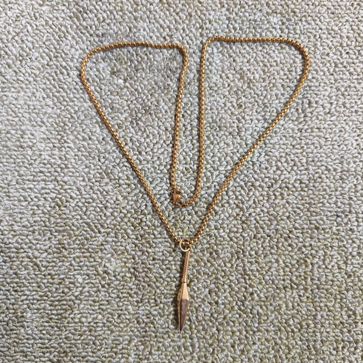 گردنبند نیزه بدلیجات