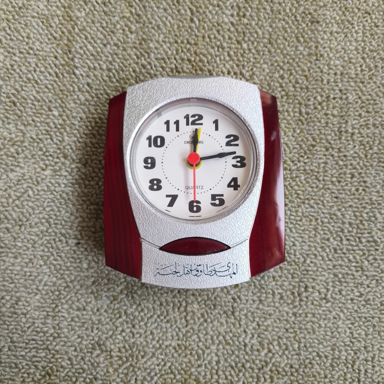 ساعت رومیزی کوچک