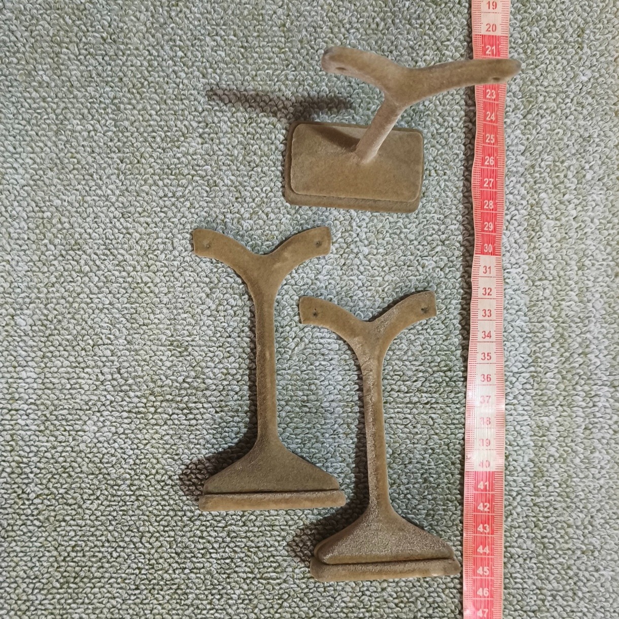 استند گوشواره و بدلیجات