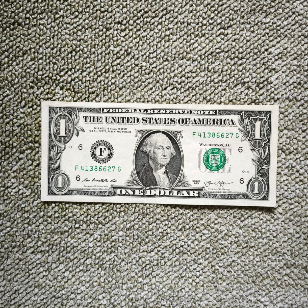 یک دلار آمریکا