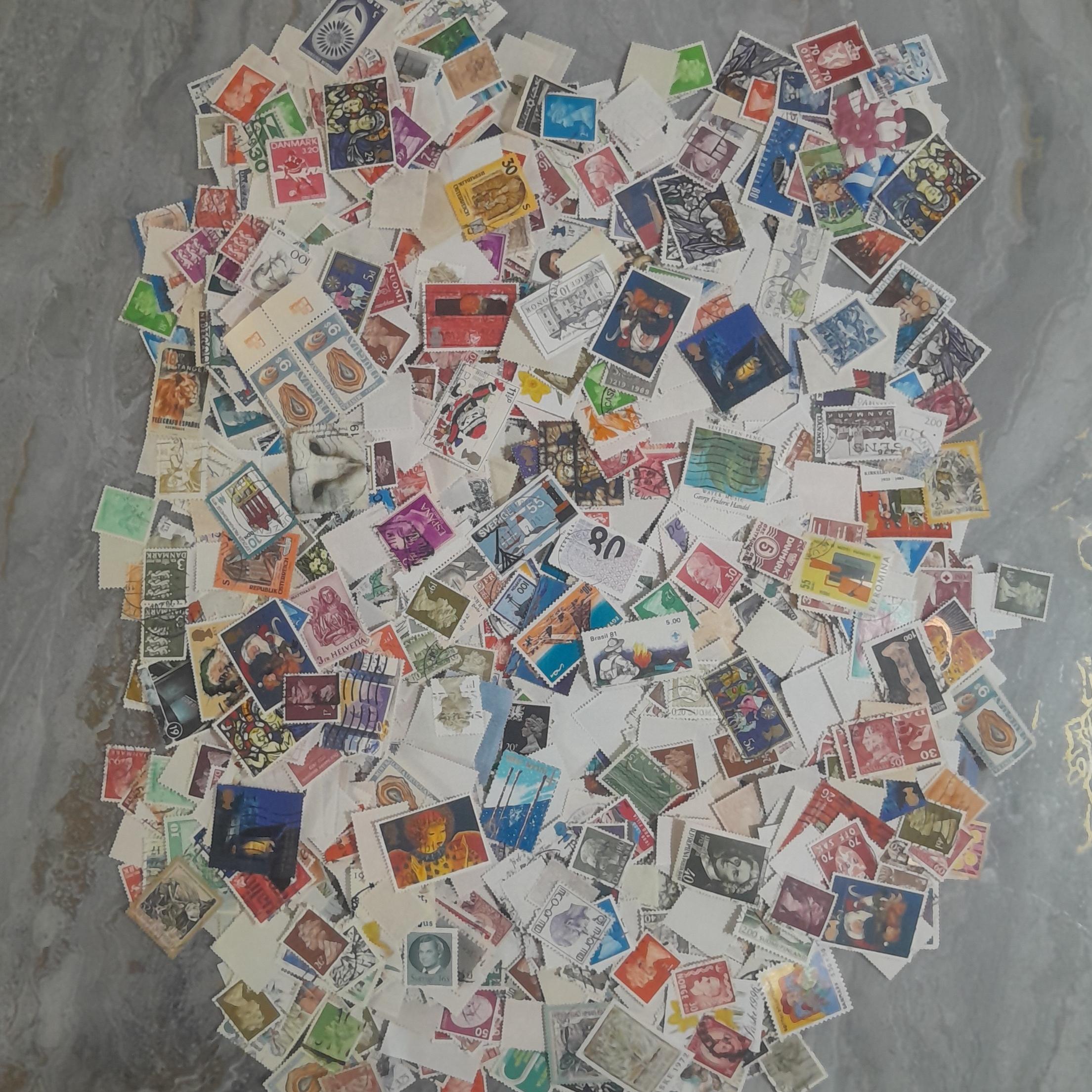 2500 عدد تمبر خارجی