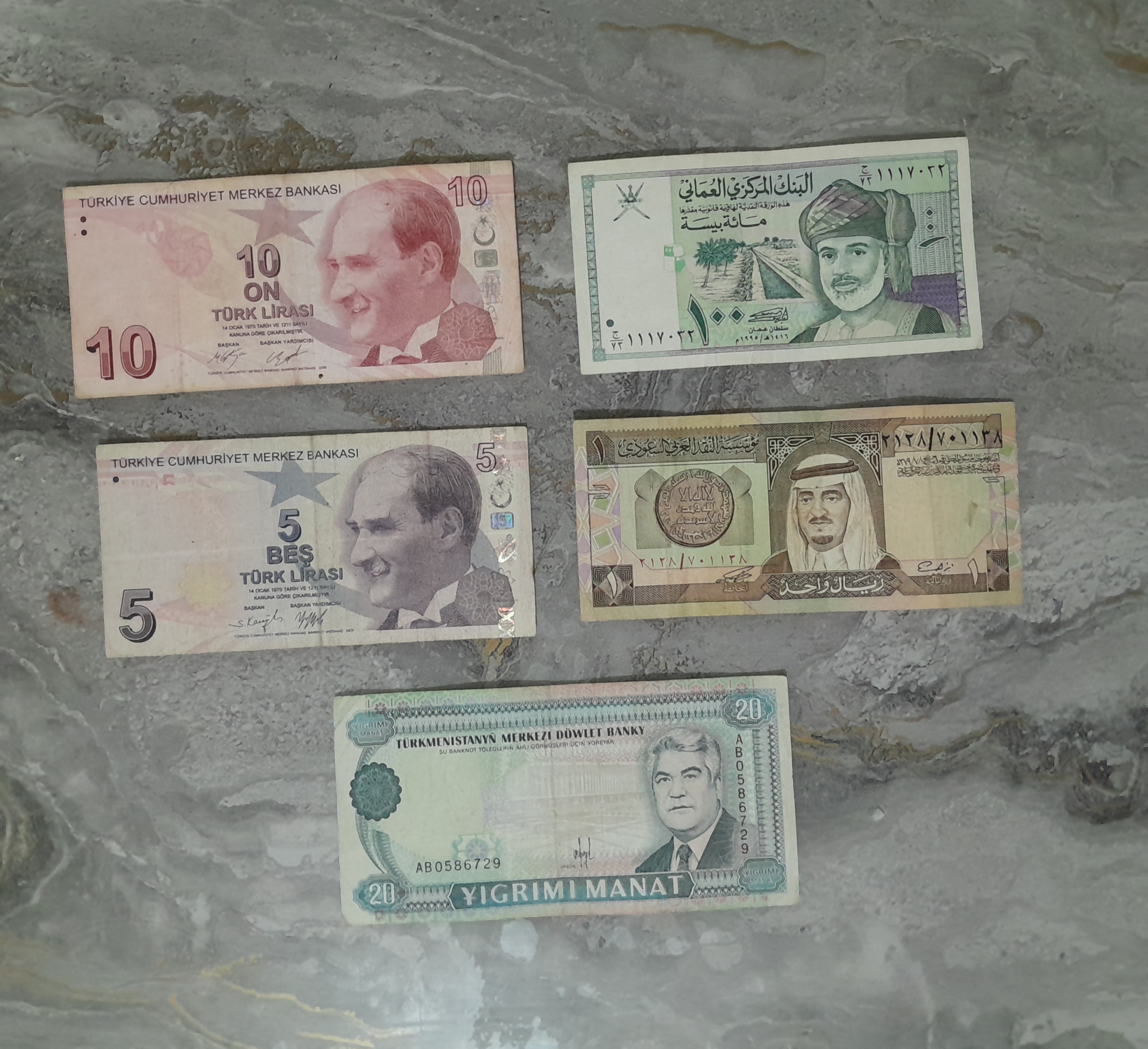 10 عدد اسکناس خارجی