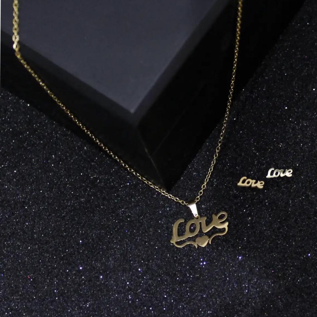 ست گردنبند وگوشواره Love
